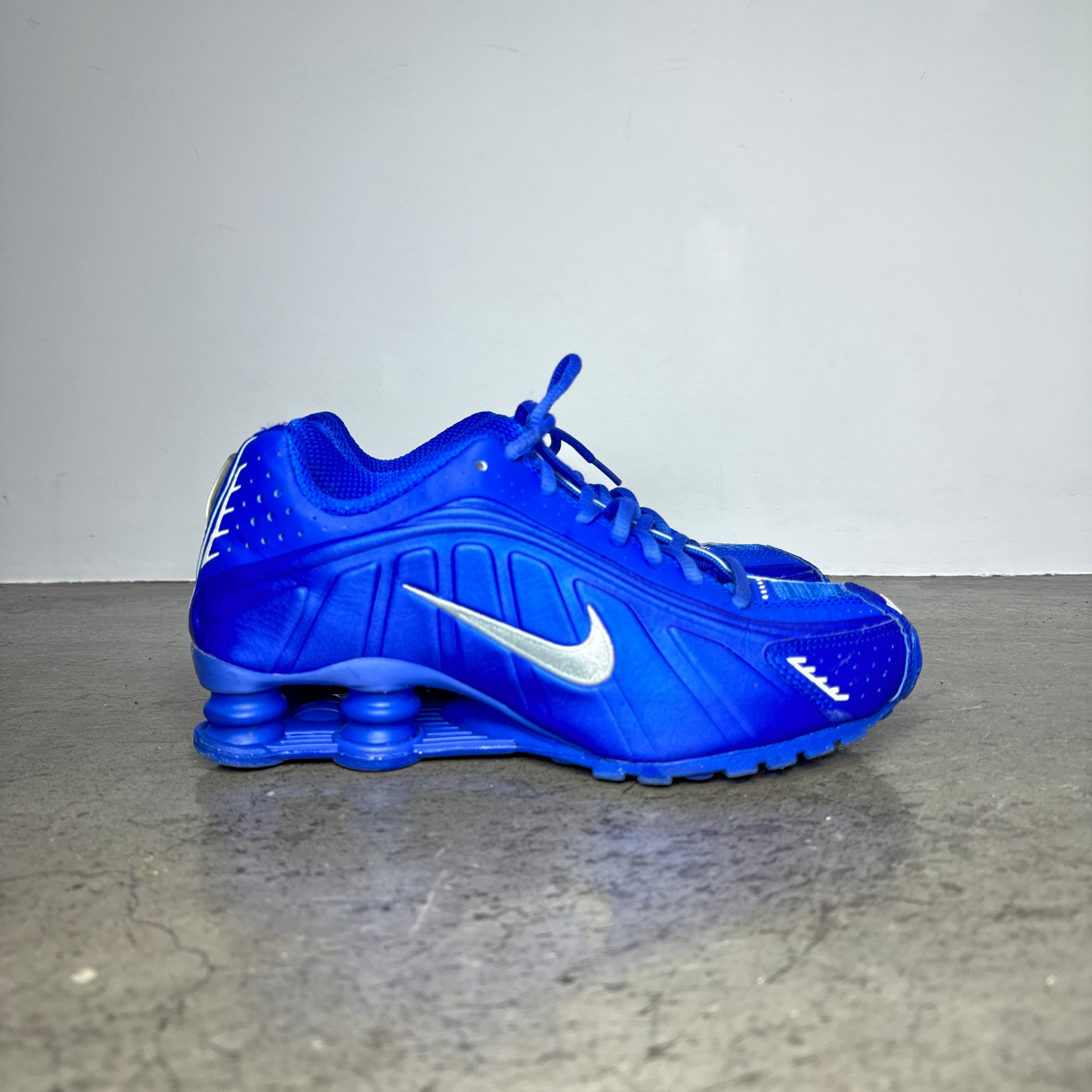 ナイキ ウィメンズ ショックスR4 "レーサーブルー アンド メタリックシルバー"