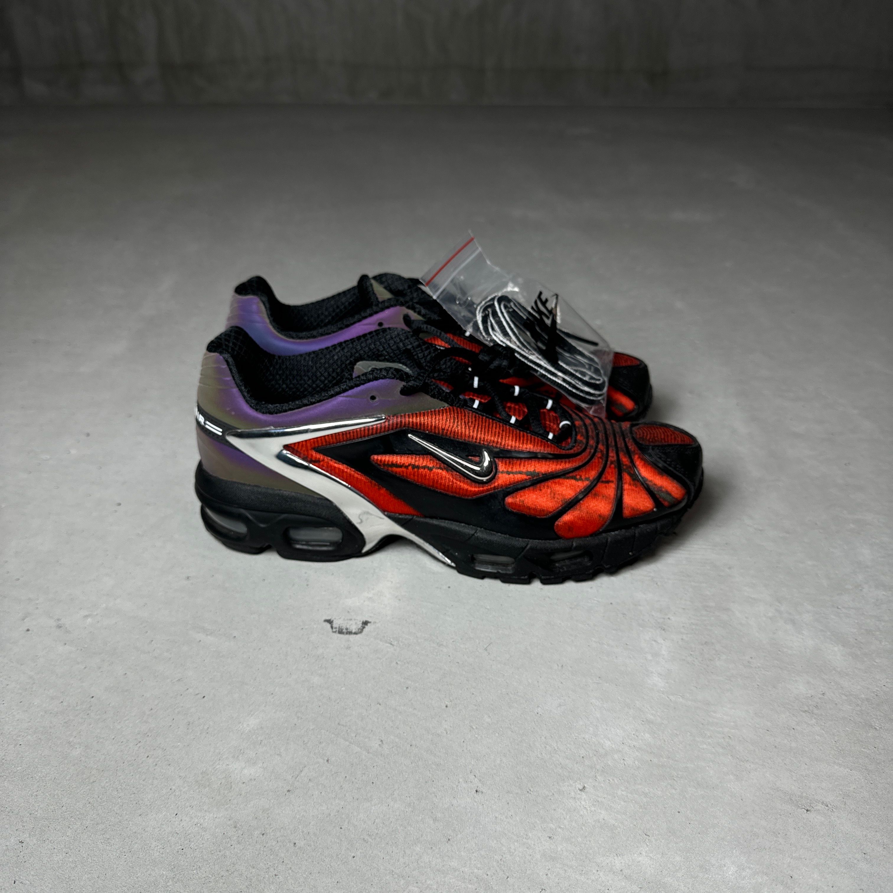 SKEPTA × NIKE AIR MAX TAILWIND V "BLACK/CHROME RED"