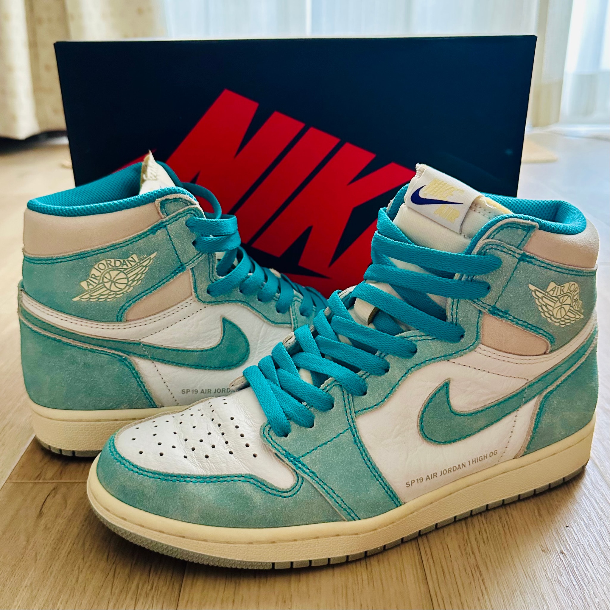 Nike Air Jordan 1 Retro High OG "Turbo Green"