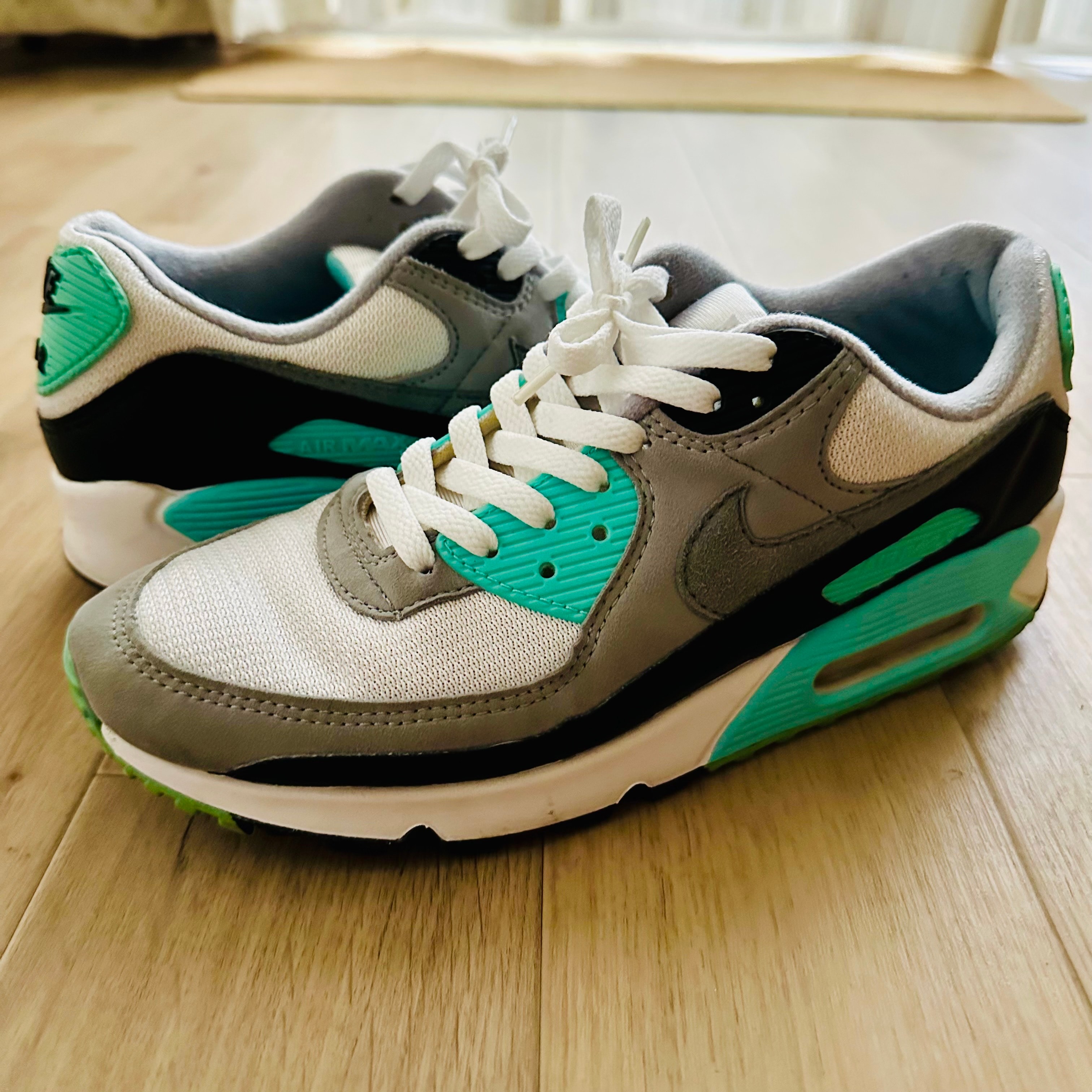 NIKE AIR MAX 90 "HYPER TURQUOISE/PARTICLE GREY"
