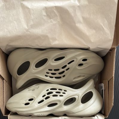 adidas YEEZY Foam Runner "Stone Salt"