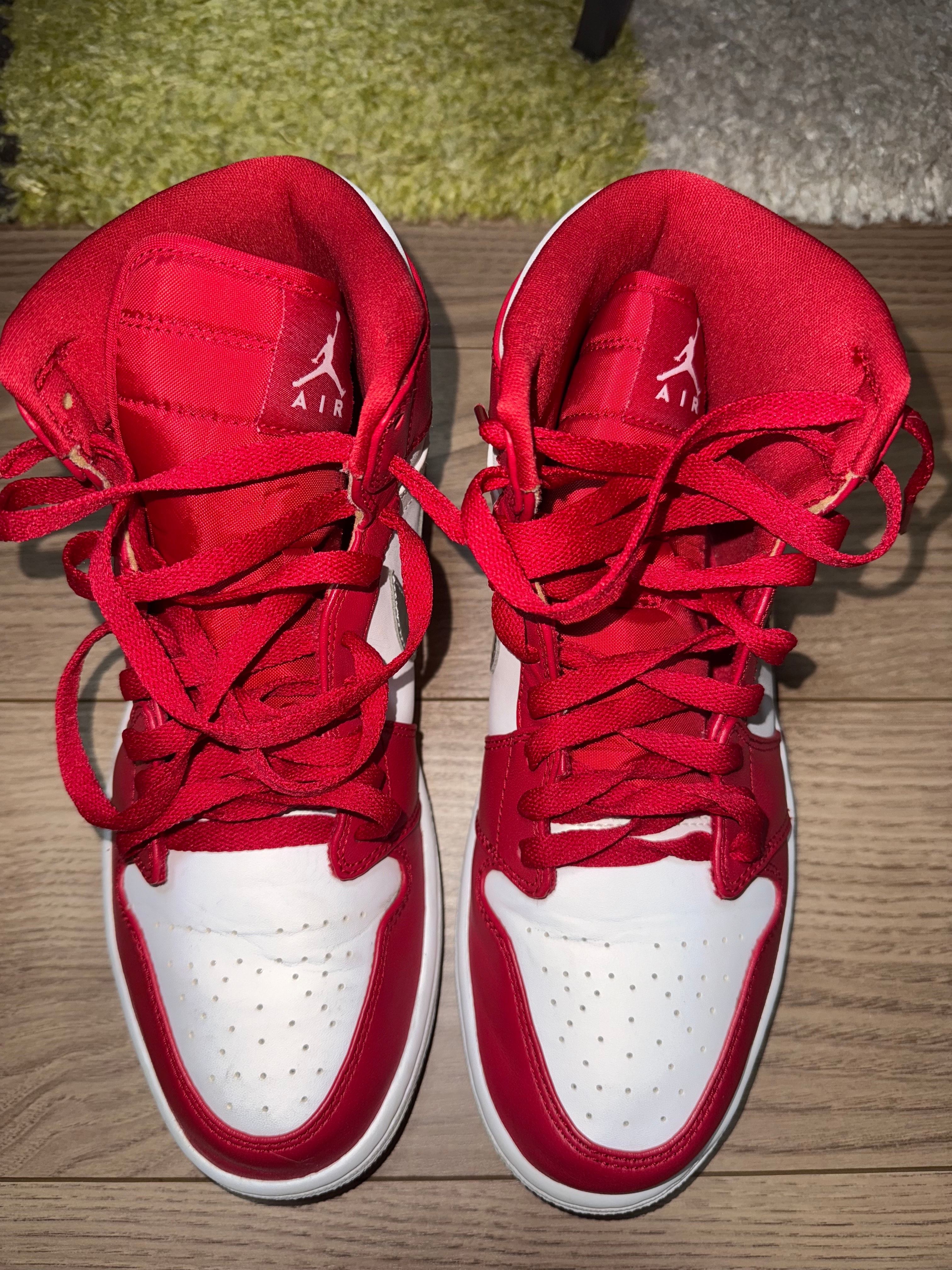 Nike Air Jordan 1 Retro High "Silver Medal"