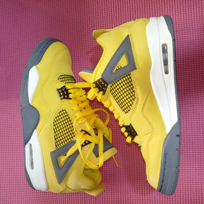 Nike Air Jordan 4 "Tour Yellow"