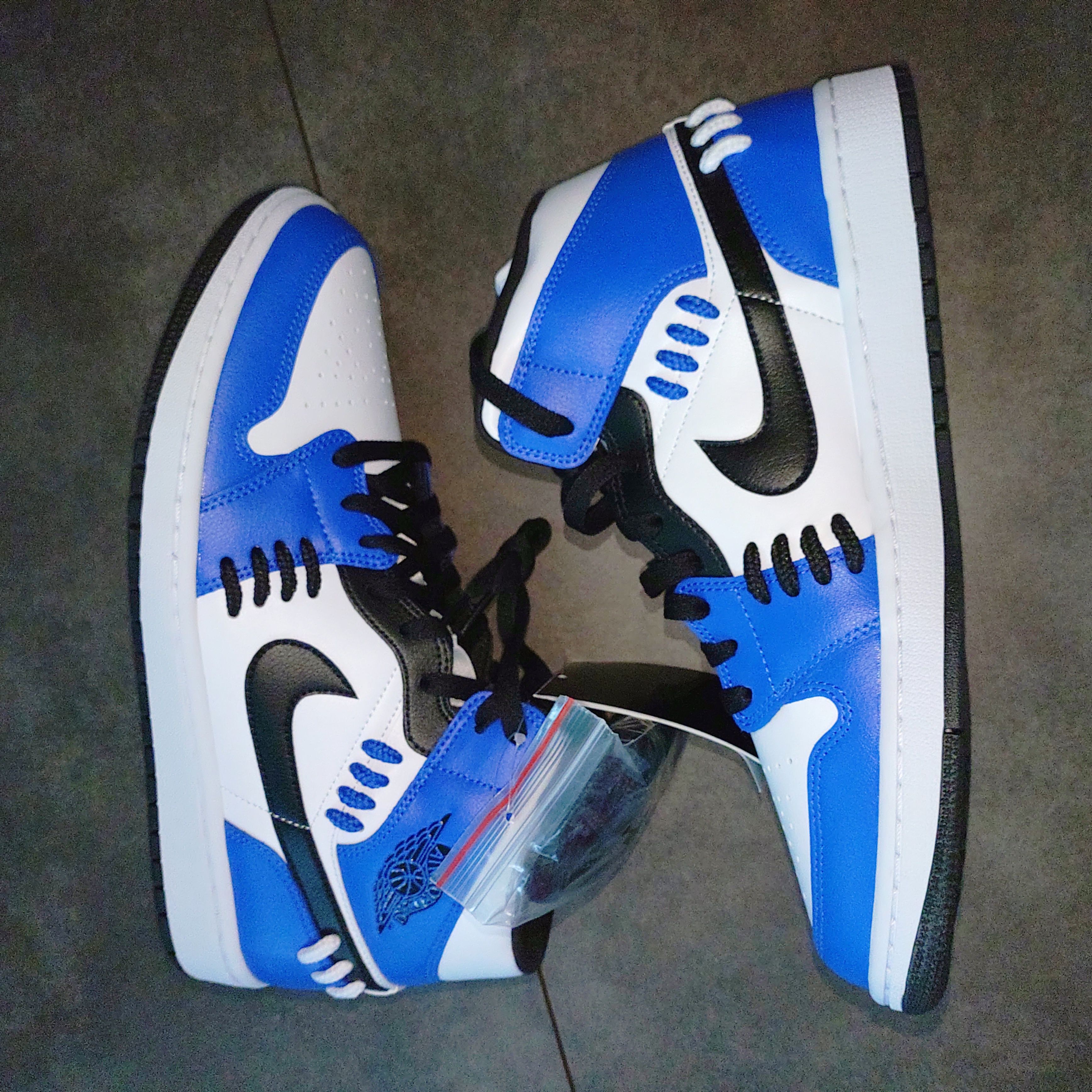 Nike Women's Air Jordan 1 Mid "Sister Hood"    
