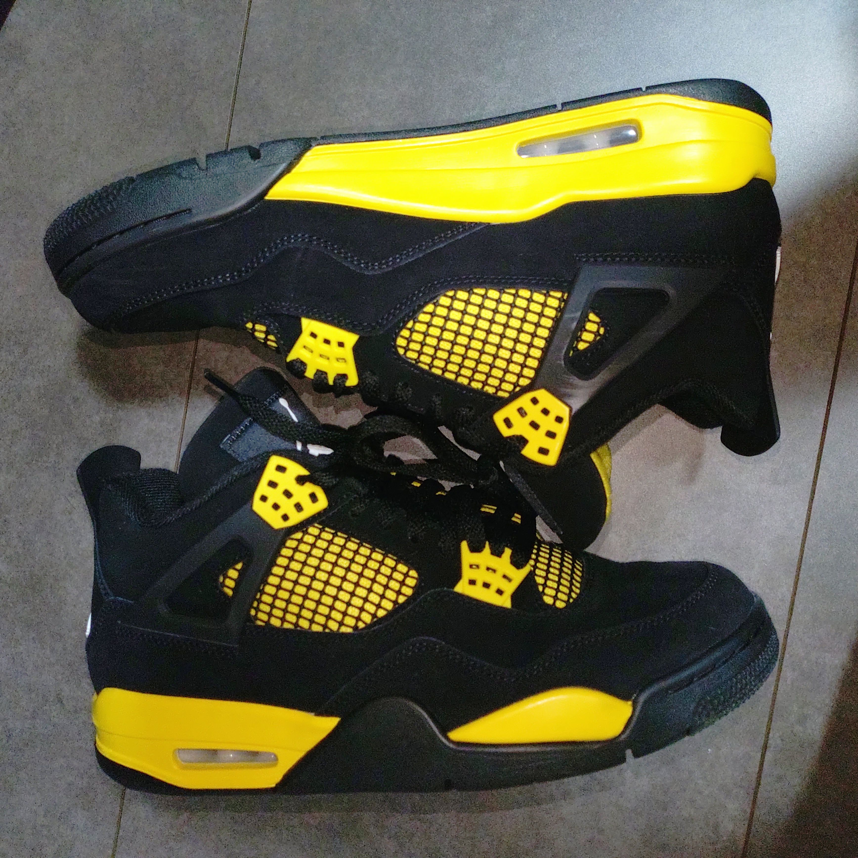 Nike Air Jordan 4 Retro "Thunder"(2023)