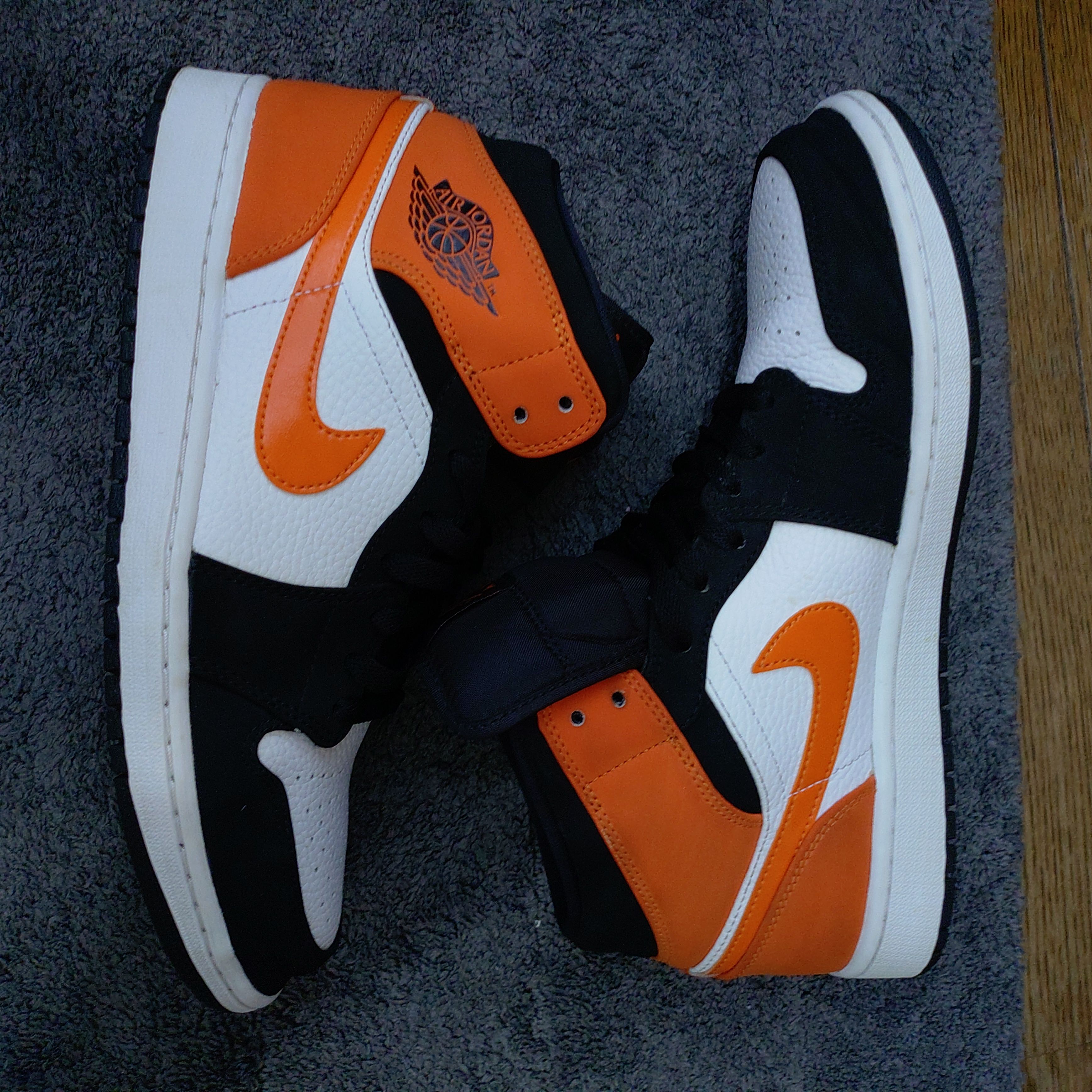 NIKE AIR JORDAN 1 MID "SHATTERED BACKBOARD"