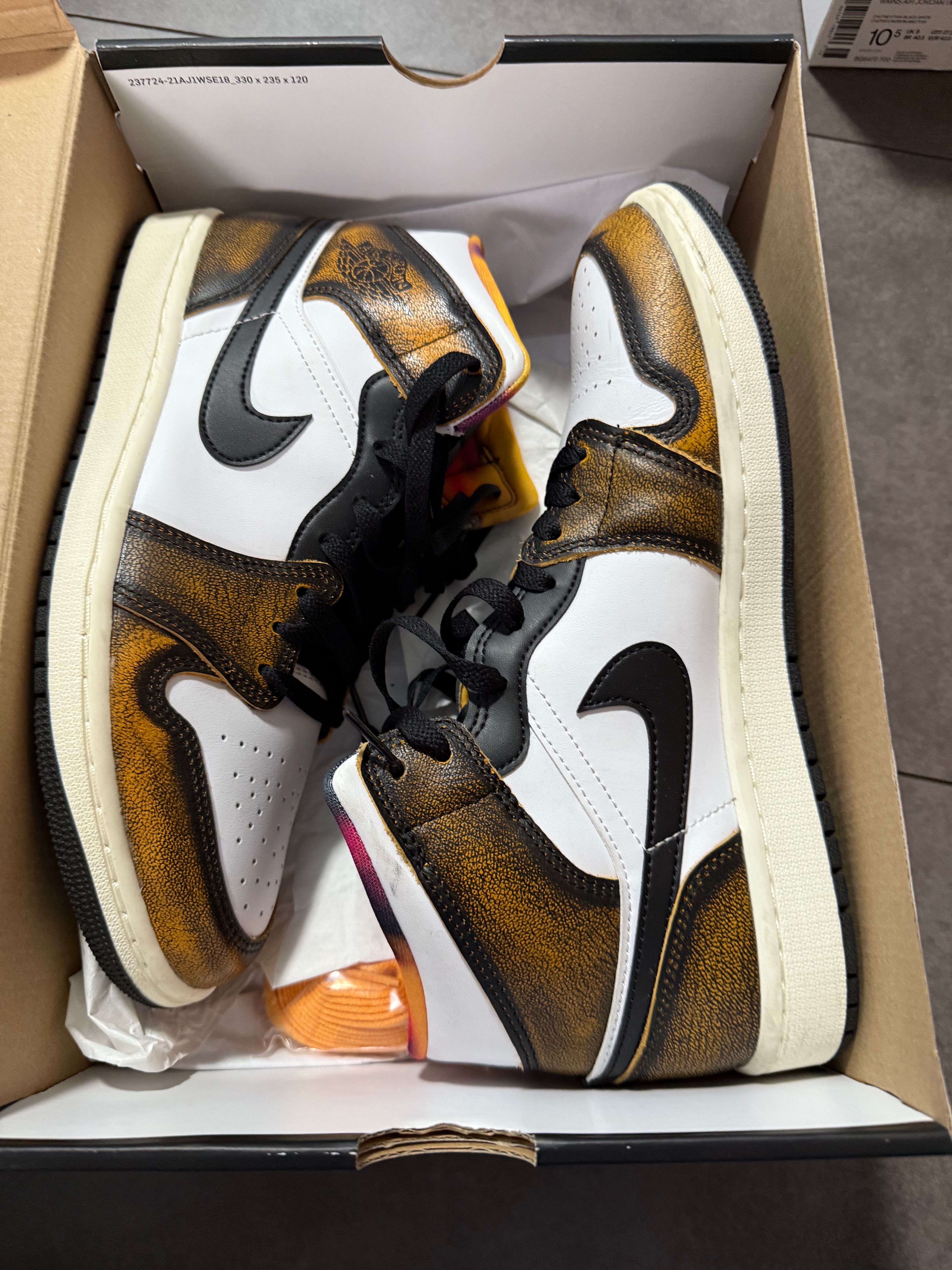Nike Air Jordan 1 Mid "Wear Away"