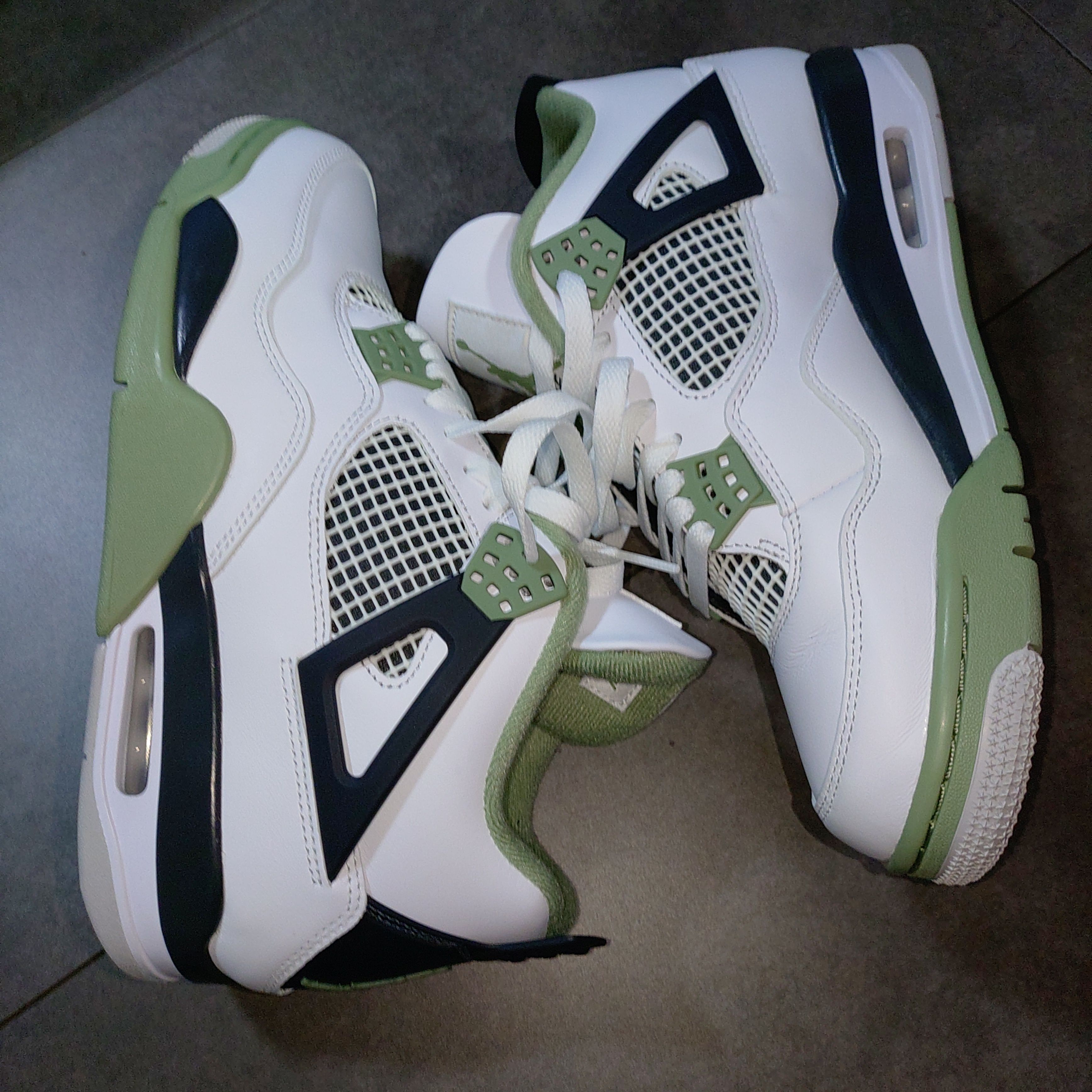 Nike Women's Air Jordan 4 "Oil Green"