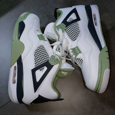 Nike Women's Air Jordan 4 "Oil Green"