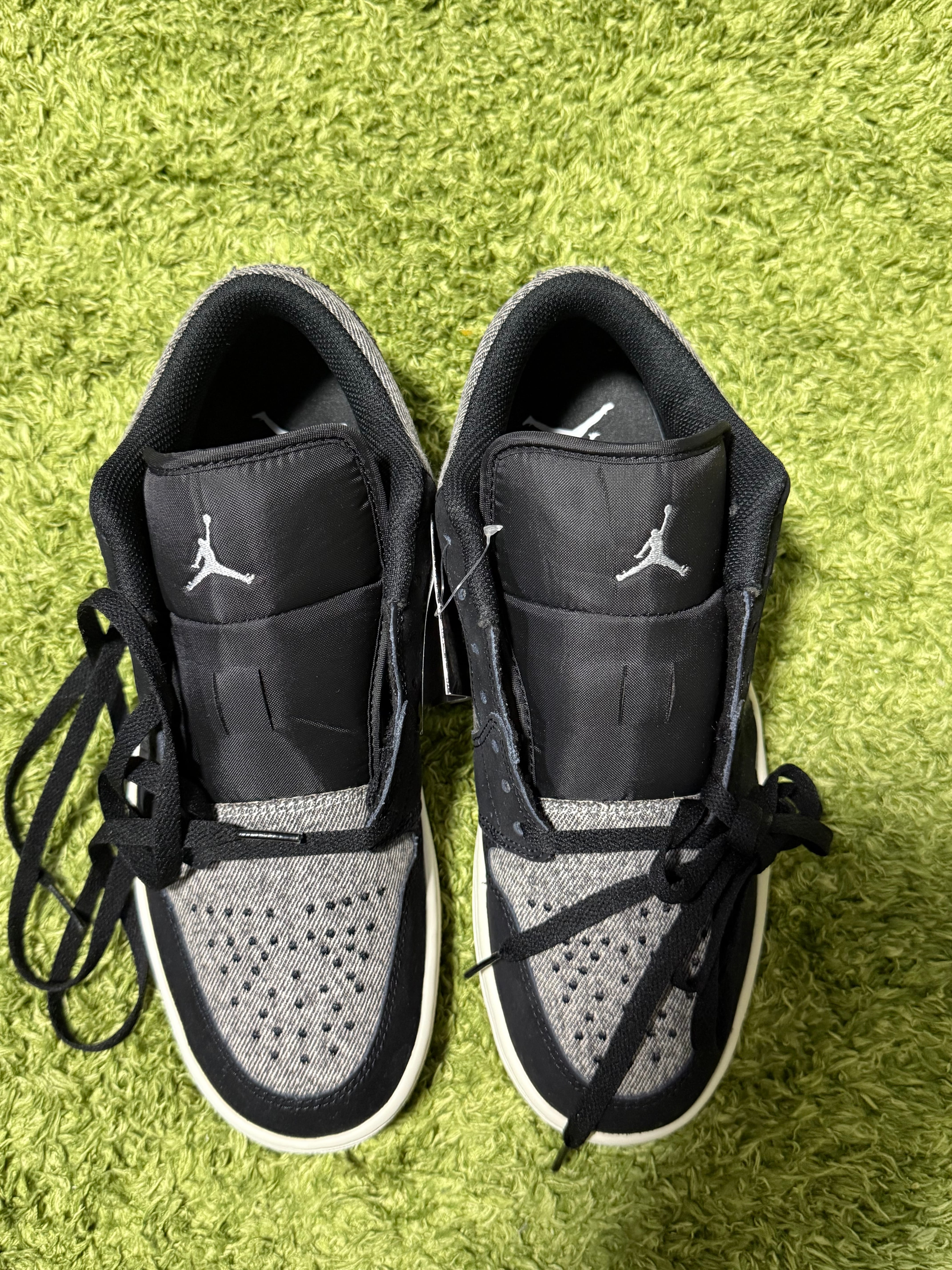 Nike Air Jordan 1 Low SE "Black/Light Smoke Gray/Sail"