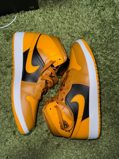 Nike Women's Air Jordan 1 Mid "University Gold"
