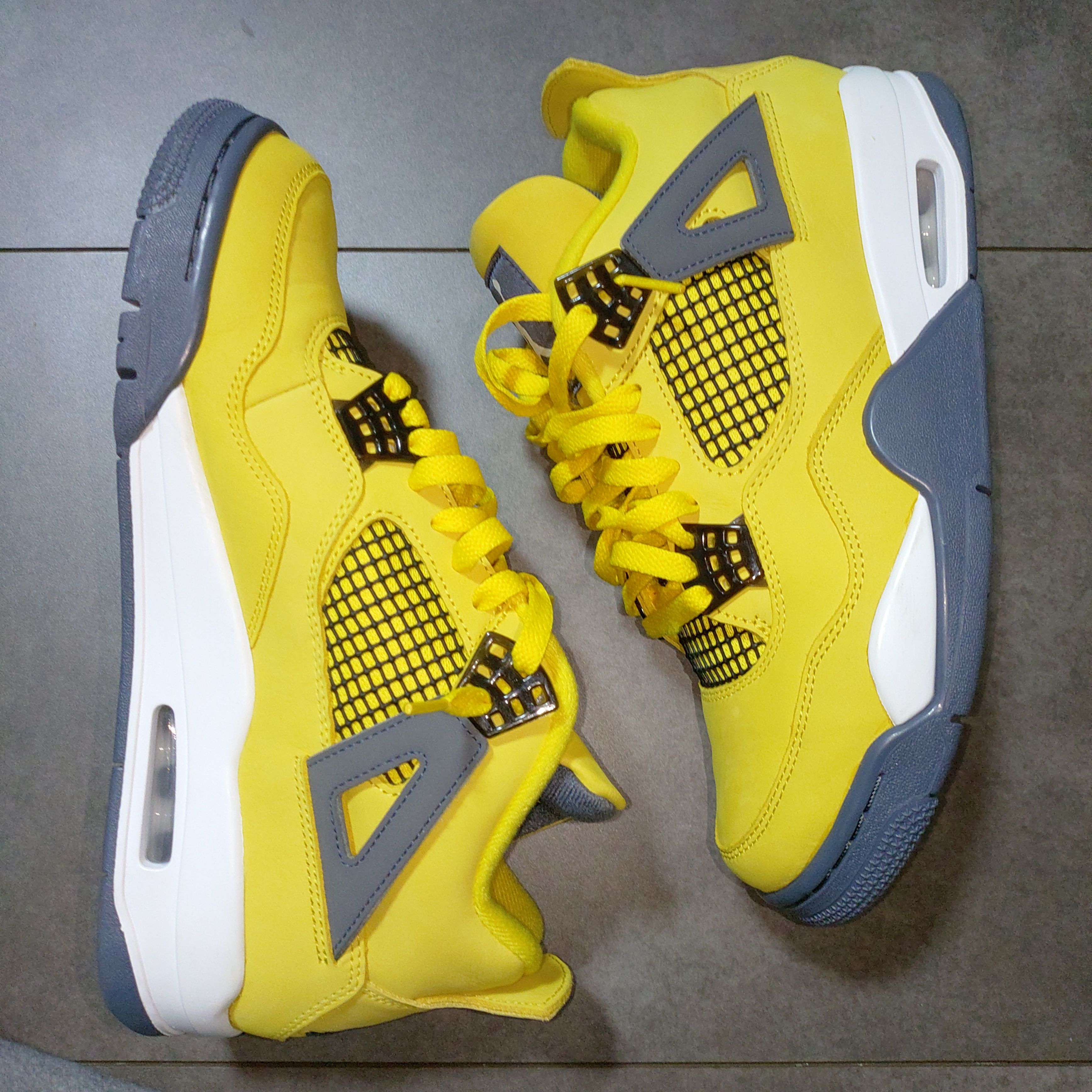 Nike Air Jordan 4 "Tour Yellow"