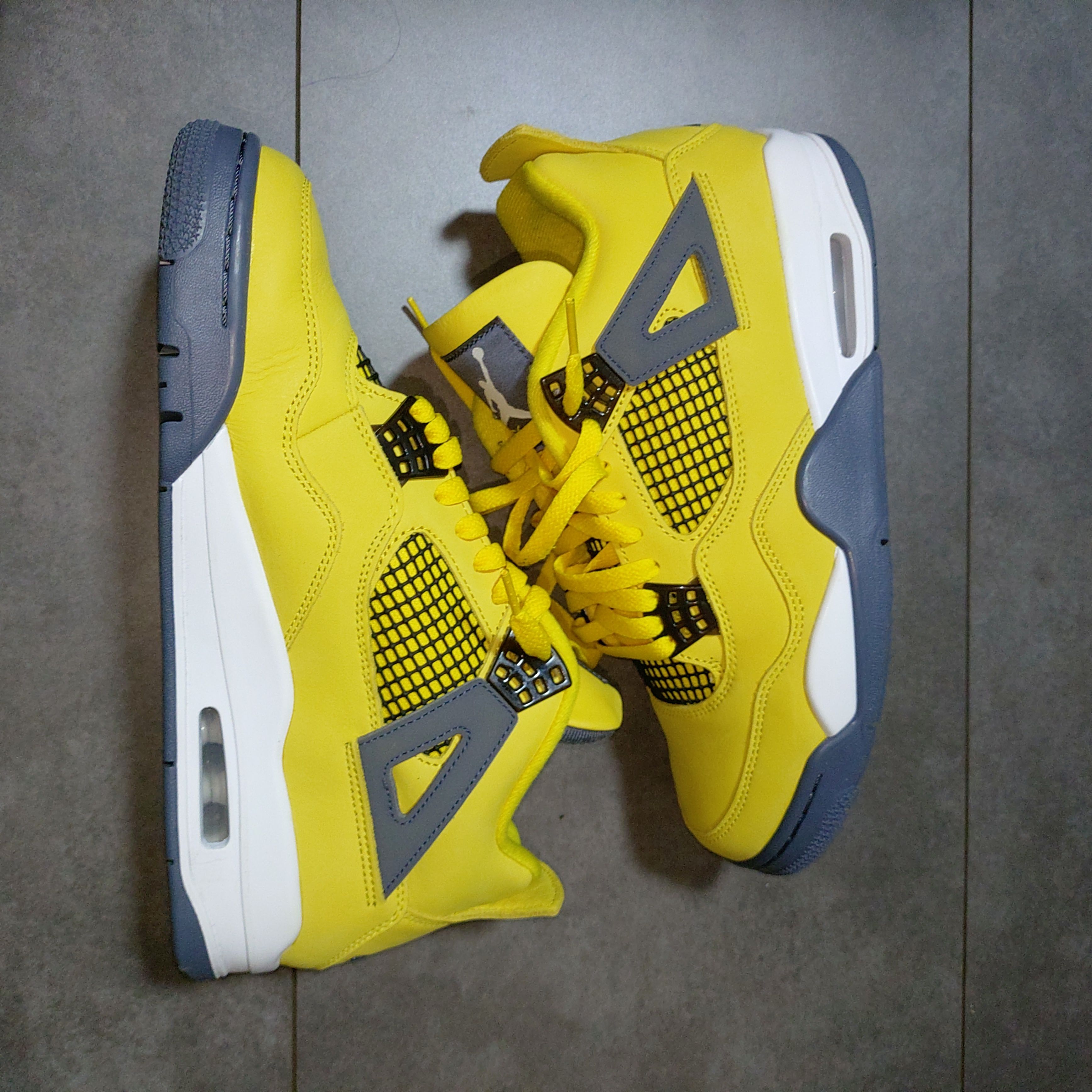 Nike Air Jordan 4 "Tour Yellow"