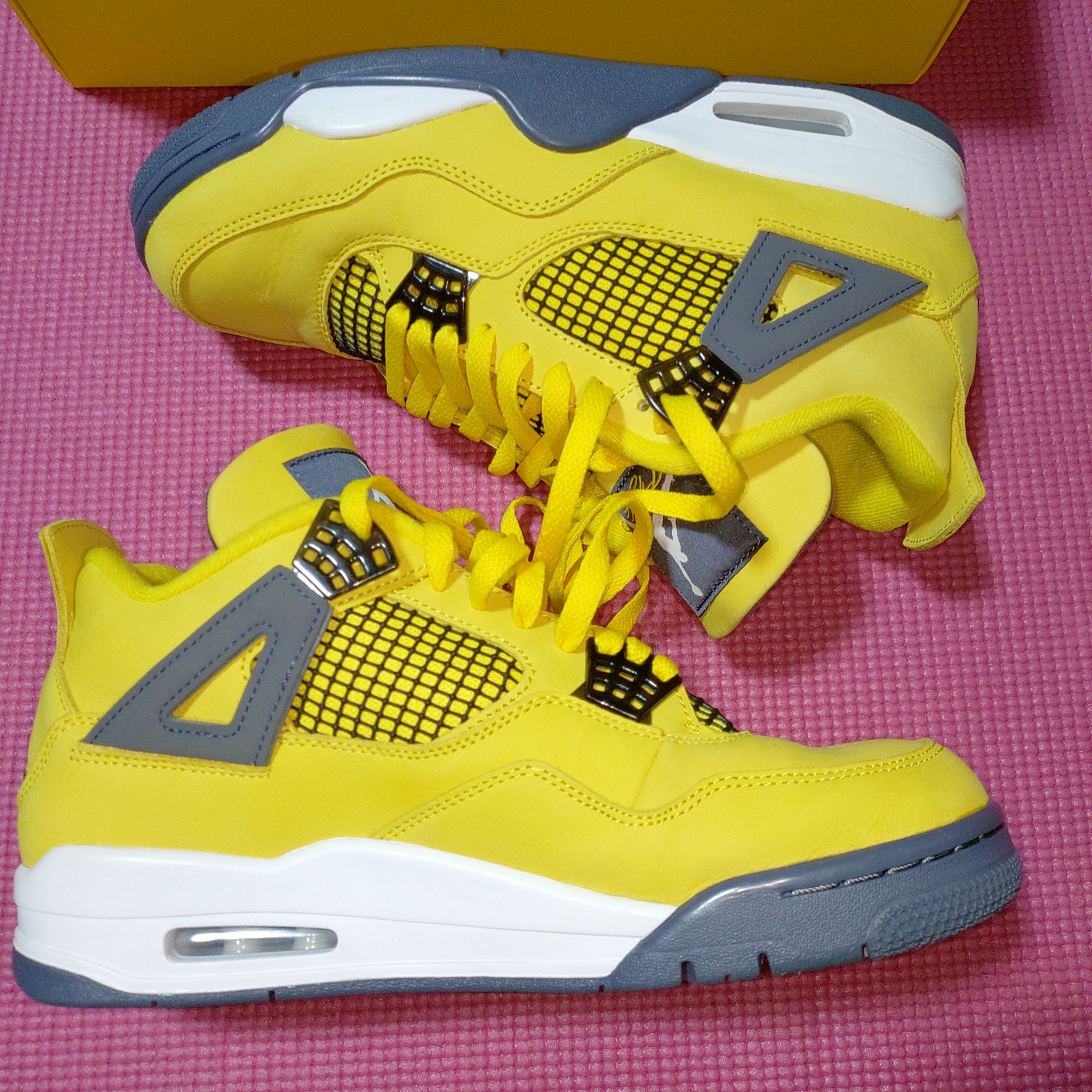 Nike Air Jordan 4 "Tour Yellow"