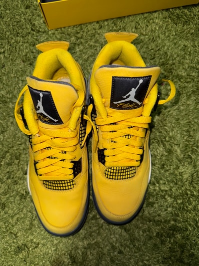 Nike Air Jordan 4 "Tour Yellow"