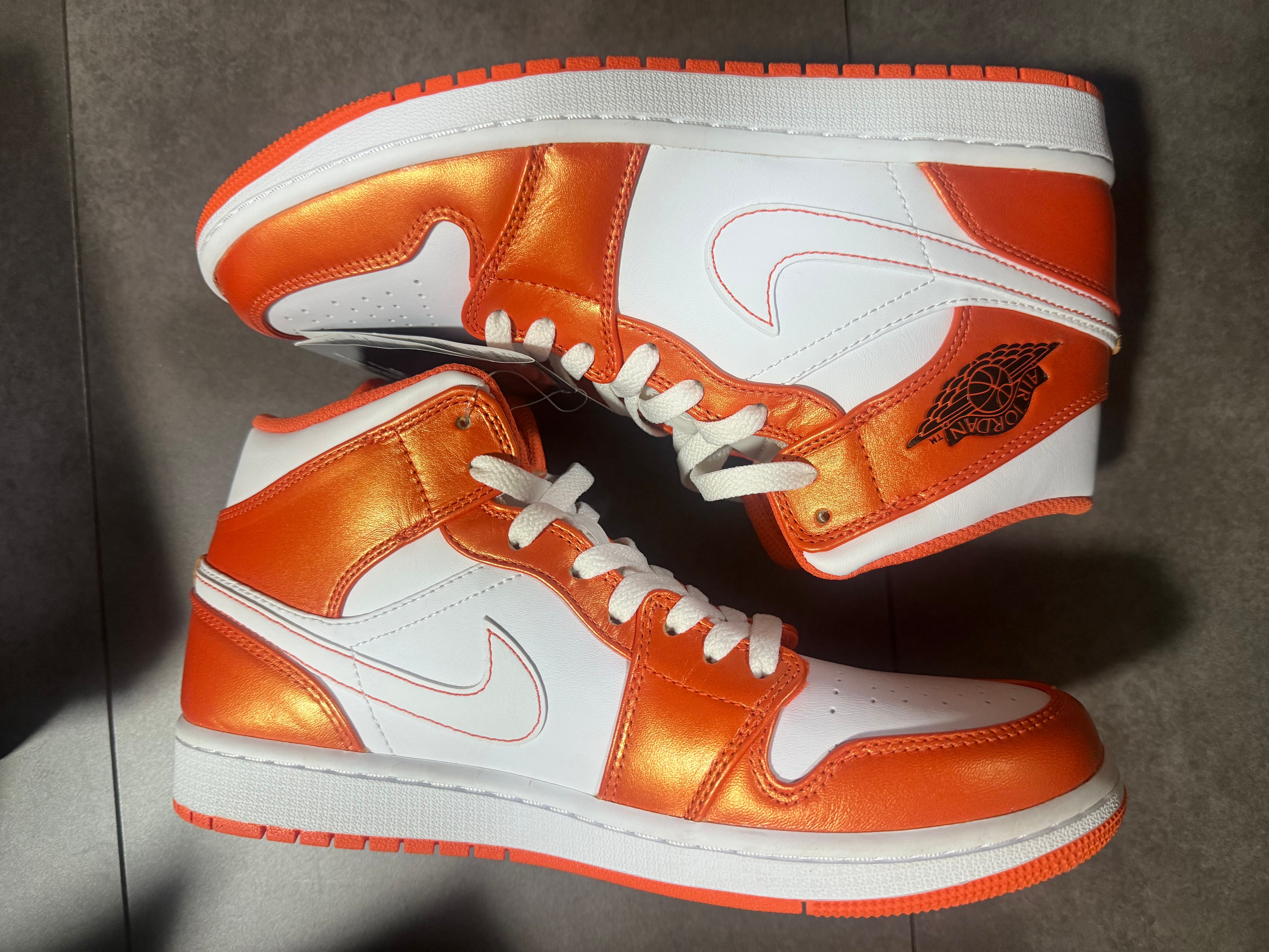 NIKE AIR JORDAN MID "ORANGE/WHITE"