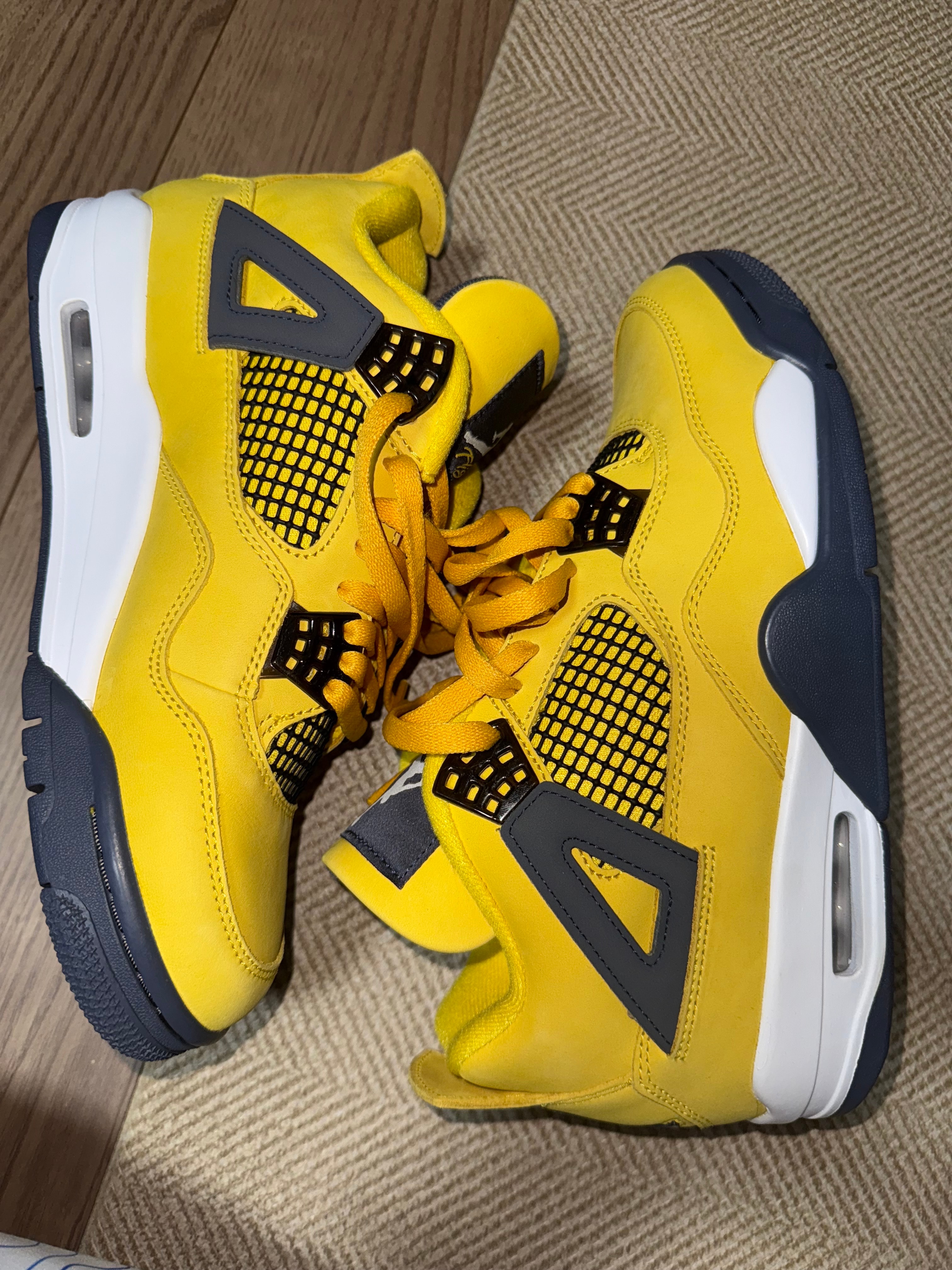 Nike Air Jordan 4 "Tour Yellow"