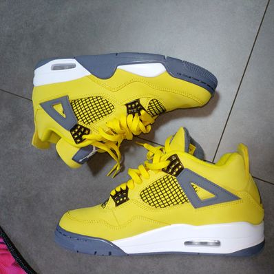 Nike Air Jordan 4 "Tour Yellow"