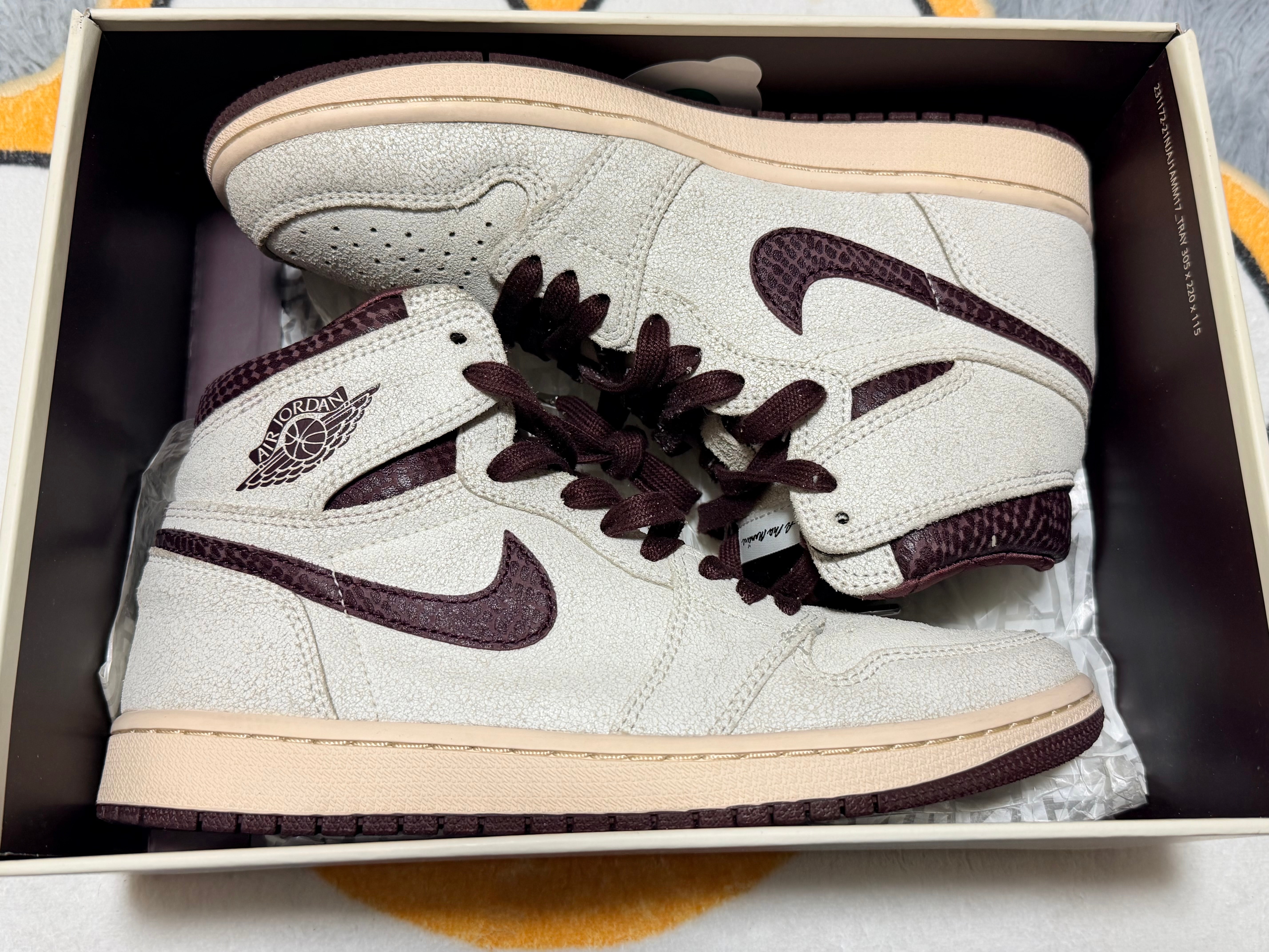 A Ma Maniere × Nike Air Jordan 1 Retro High OG "Sail and Burgundy"