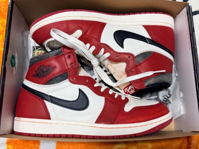 Nike Air Jordan 1 High OG "Lost & Found/Chicago"
