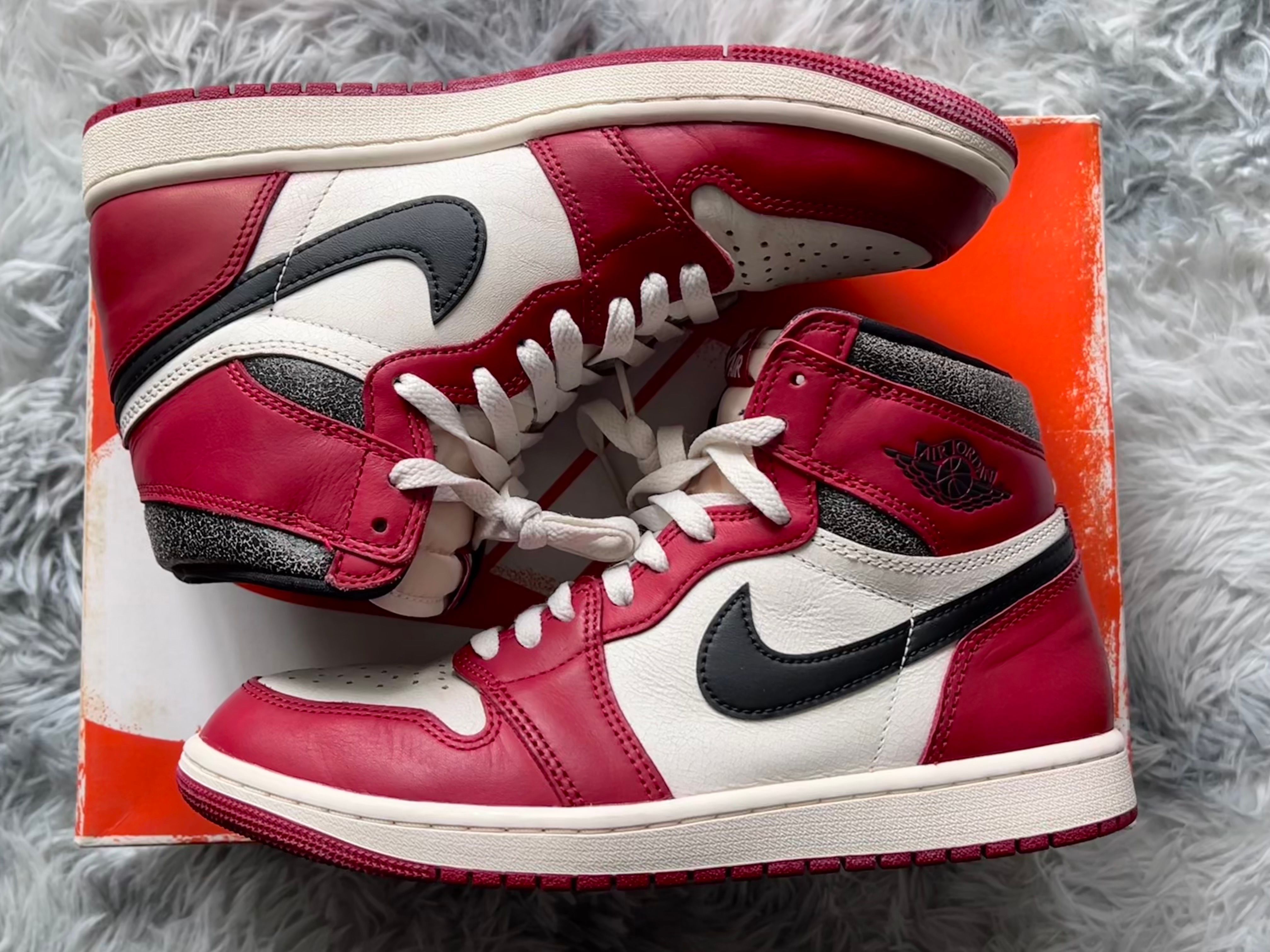 Nike Air Jordan 1 High OG "Lost & Found/Chicago"