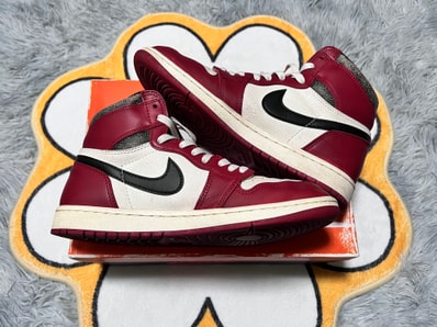 Nike Air Jordan 1 High OG "Lost & Found/Chicago"