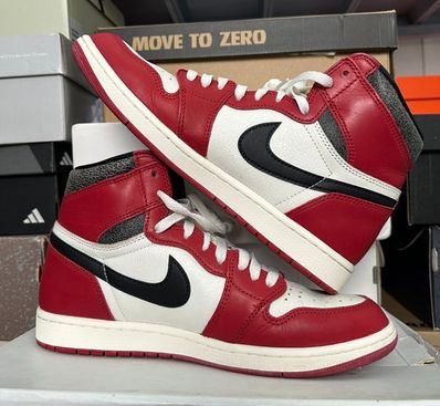 Nike Air Jordan 1 High OG "Lost & Found/Chicago"