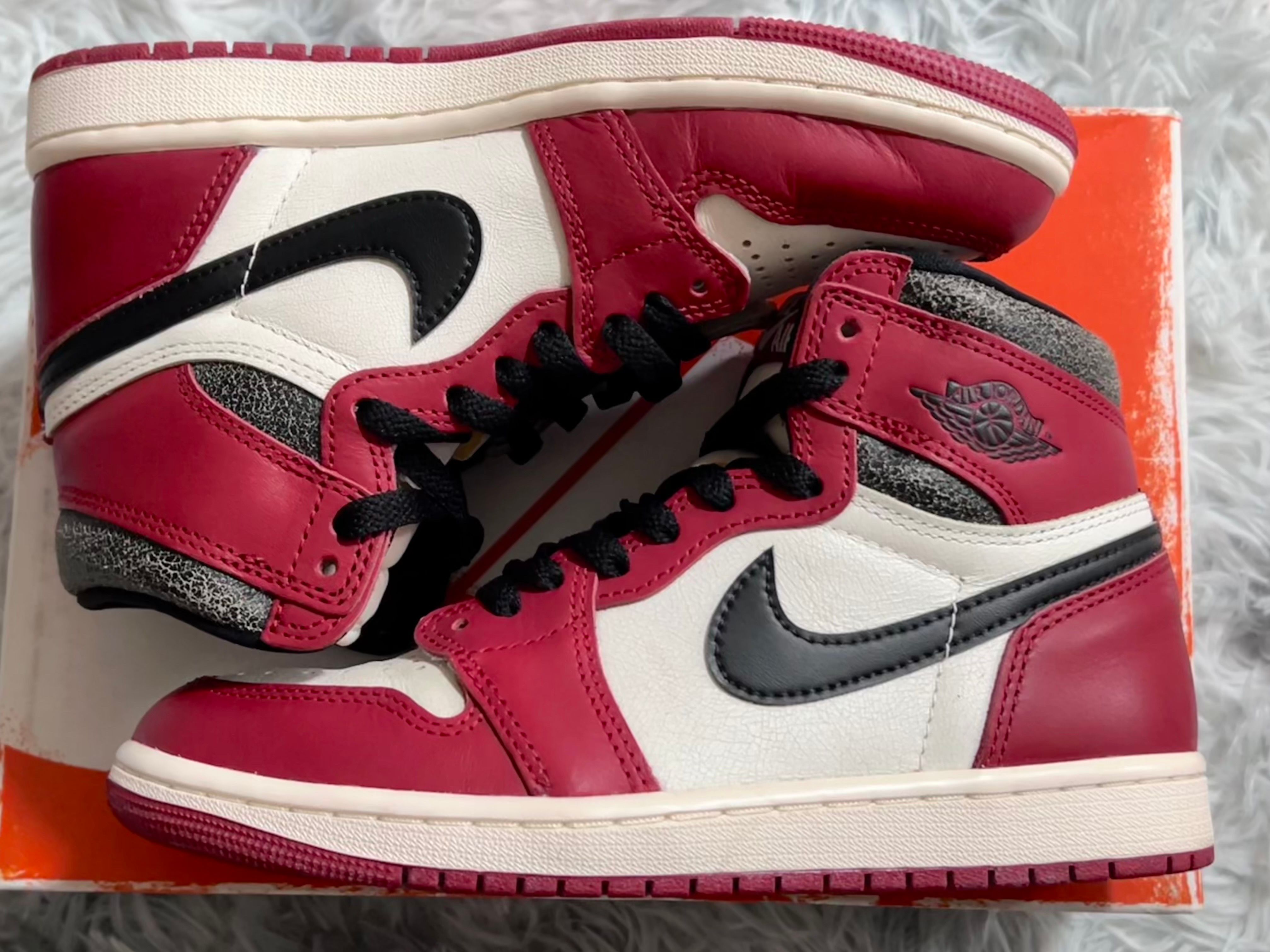 Nike Air Jordan 1 High OG "Lost & Found/Chicago"