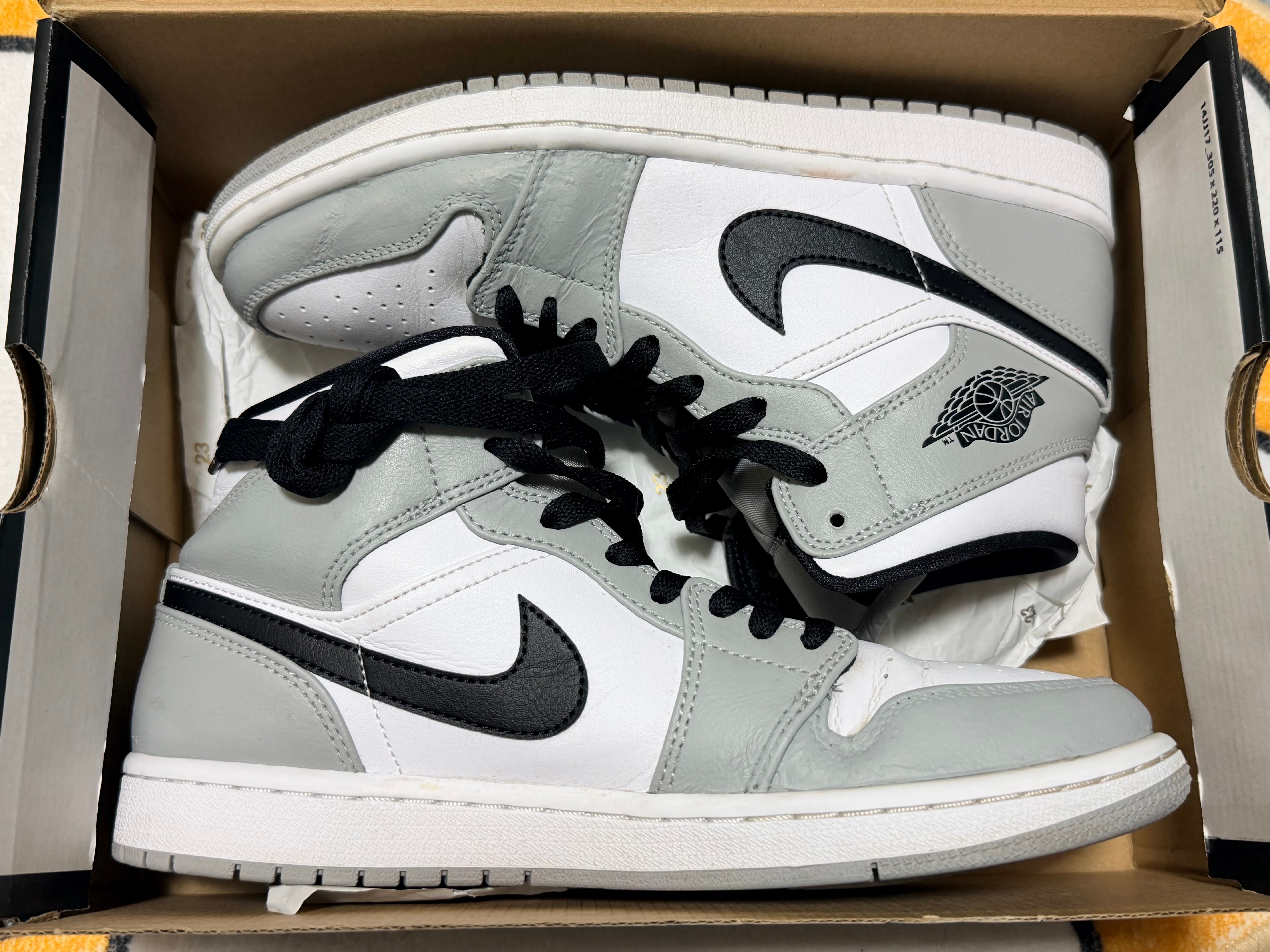 Nike Air Jordan 1 Mid "Light Smoke Grey/White/Black"