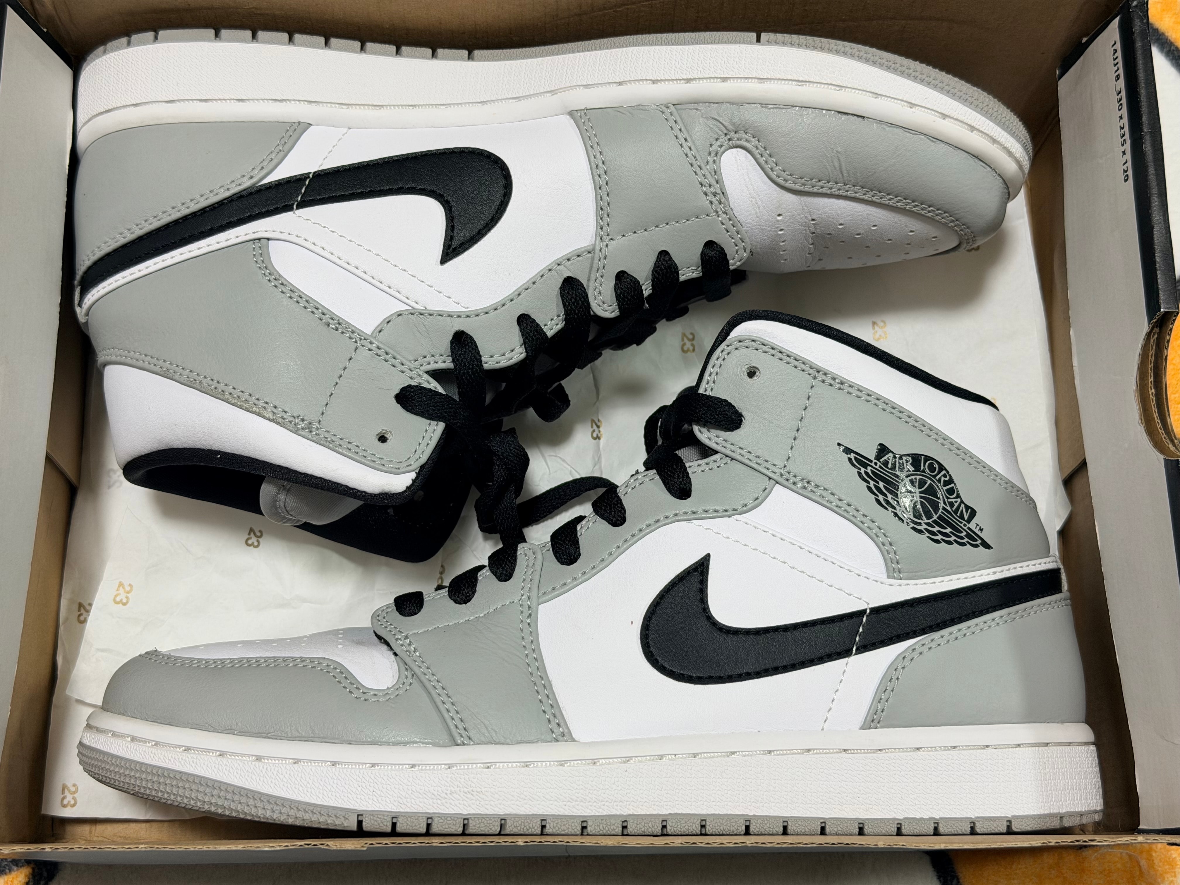 Nike Air Jordan 1 Mid "Light Smoke Grey/White/Black"