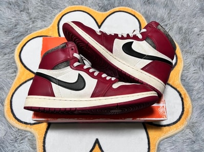 Nike Air Jordan 1 High OG "Lost & Found/Chicago"
