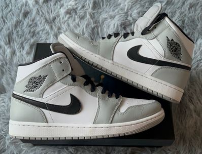 Nike Air Jordan 1 Mid "Light Smoke Grey/White/Black"
