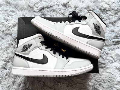 Nike Air Jordan 1 Mid "Light Smoke Grey/White/Black"