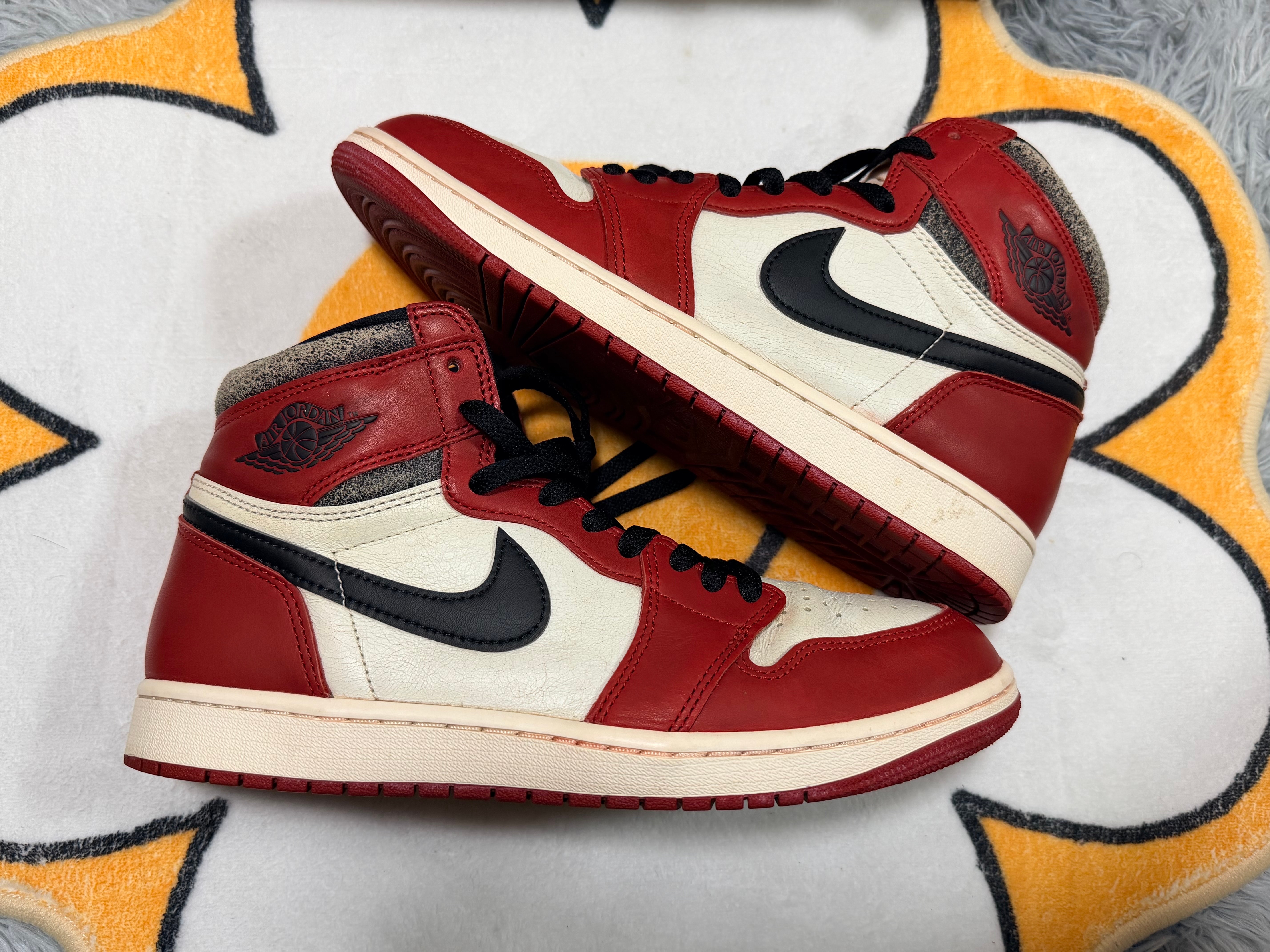 Nike Air Jordan 1 High OG "Lost & Found/Chicago"