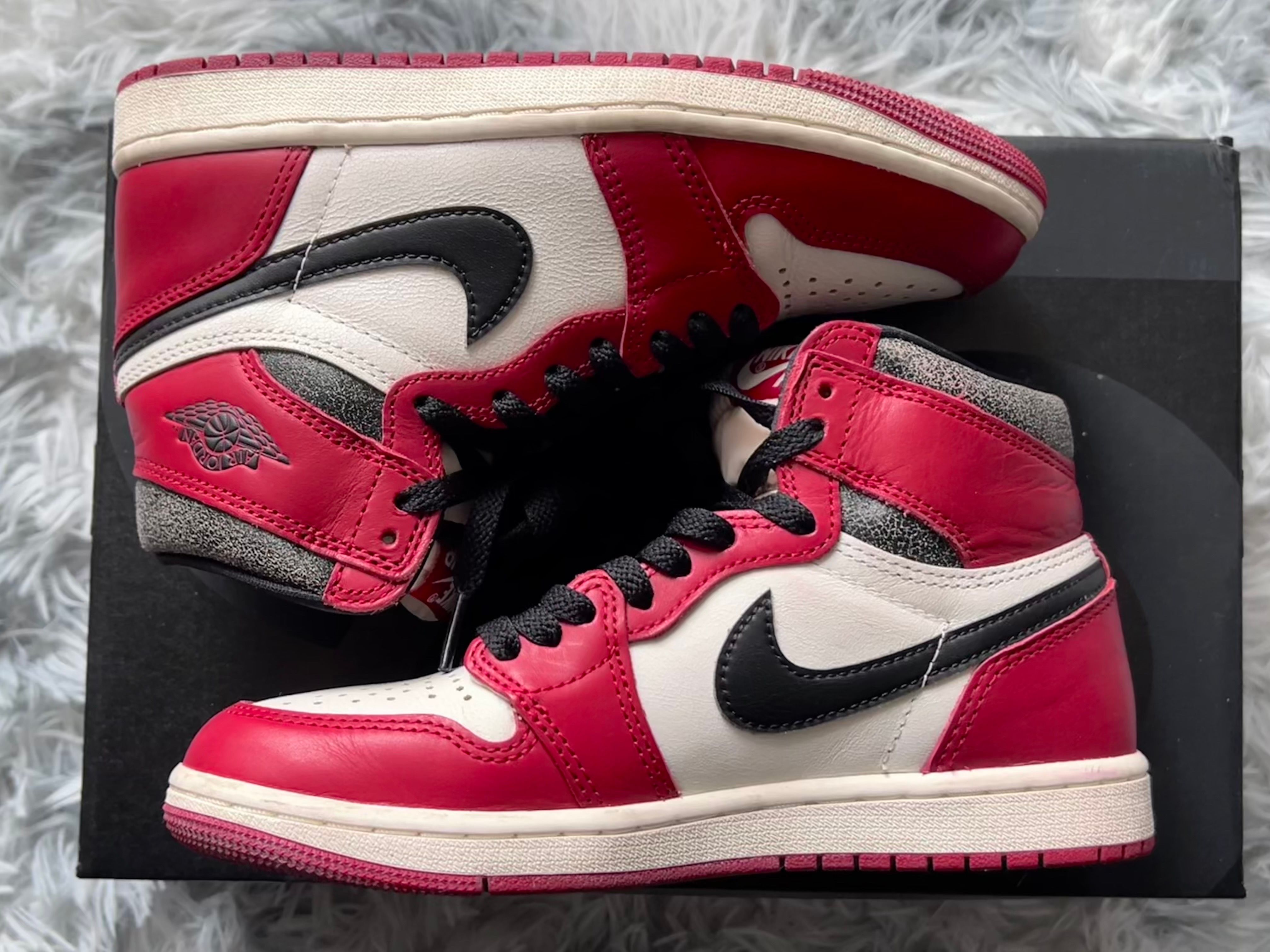 Nike Air Jordan 1 High OG "Lost & Found/Chicago"