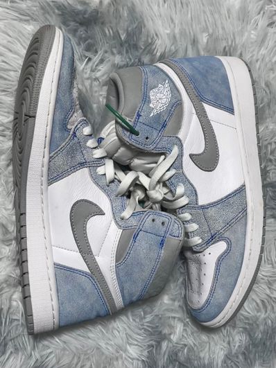 Nike Air Jordan 1 High OG "Hyper Royal"