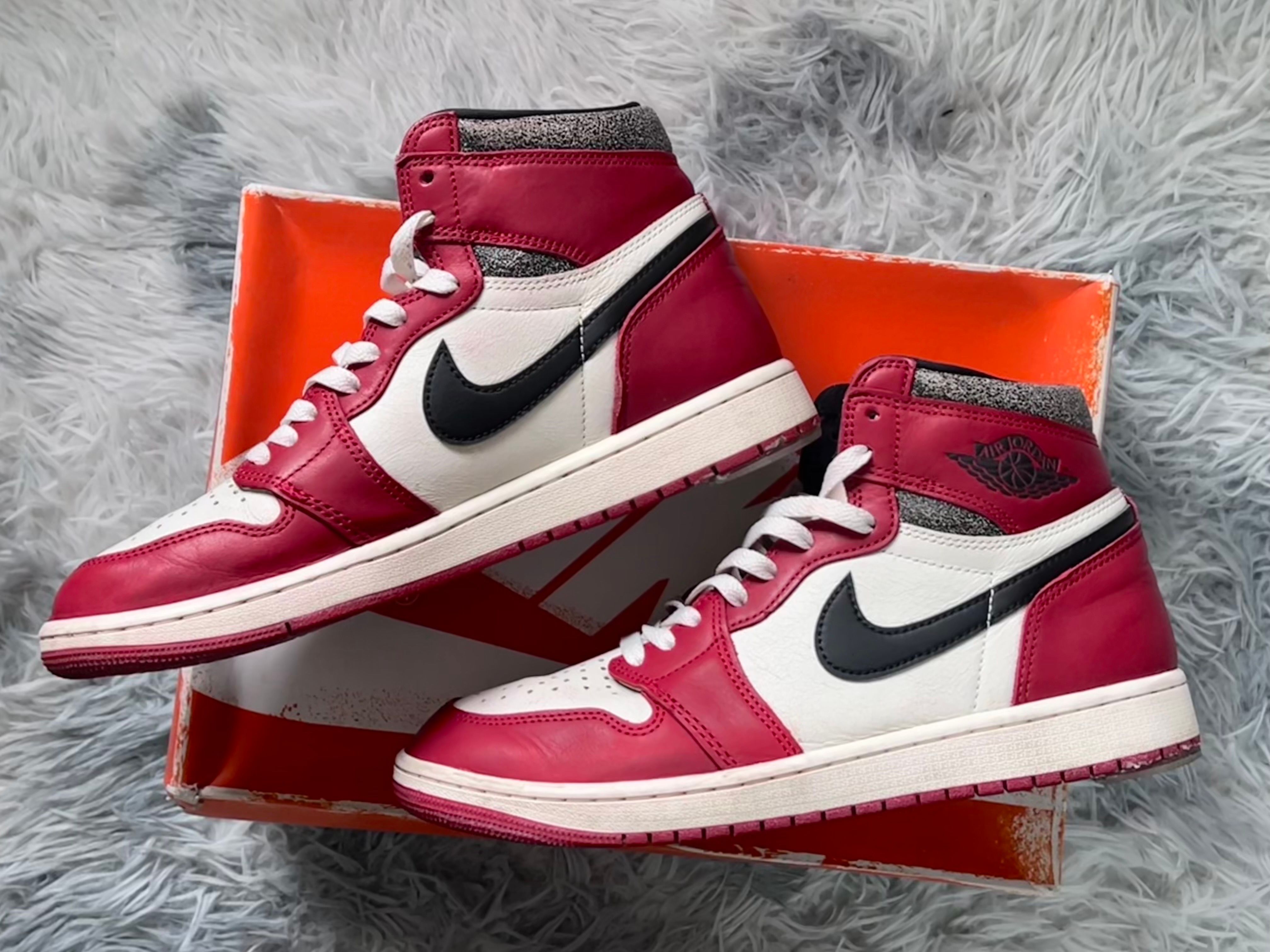Nike Air Jordan 1 High OG "Lost & Found/Chicago"