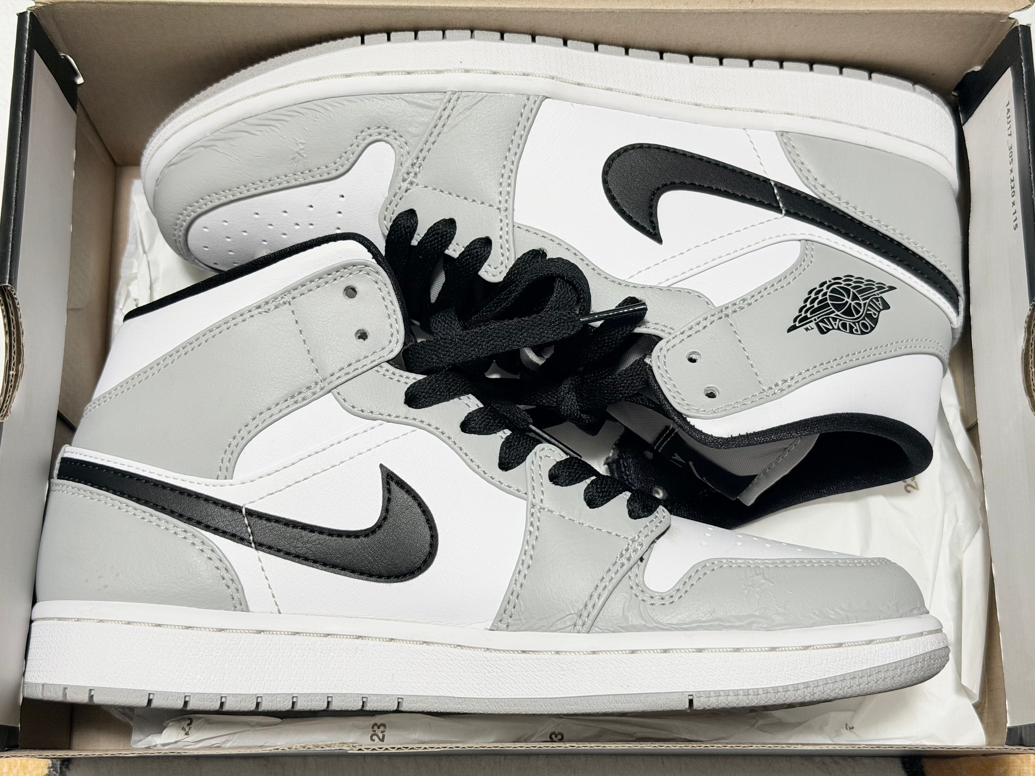 Nike Air Jordan 1 Mid "Light Smoke Grey/White/Black"