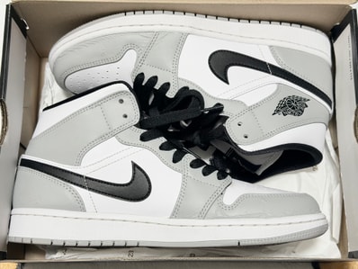 Nike Air Jordan 1 Mid "Light Smoke Grey/White/Black"