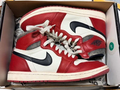 Nike Air Jordan 1 High OG "Lost & Found/Chicago"