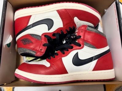 Nike Air Jordan 1 High OG "Lost & Found/Chicago"
