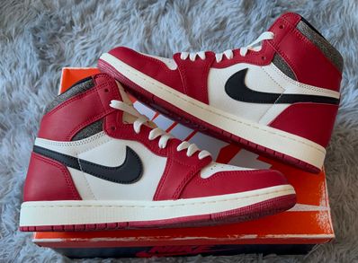 Nike Air Jordan 1 High OG "Lost & Found/Chicago"