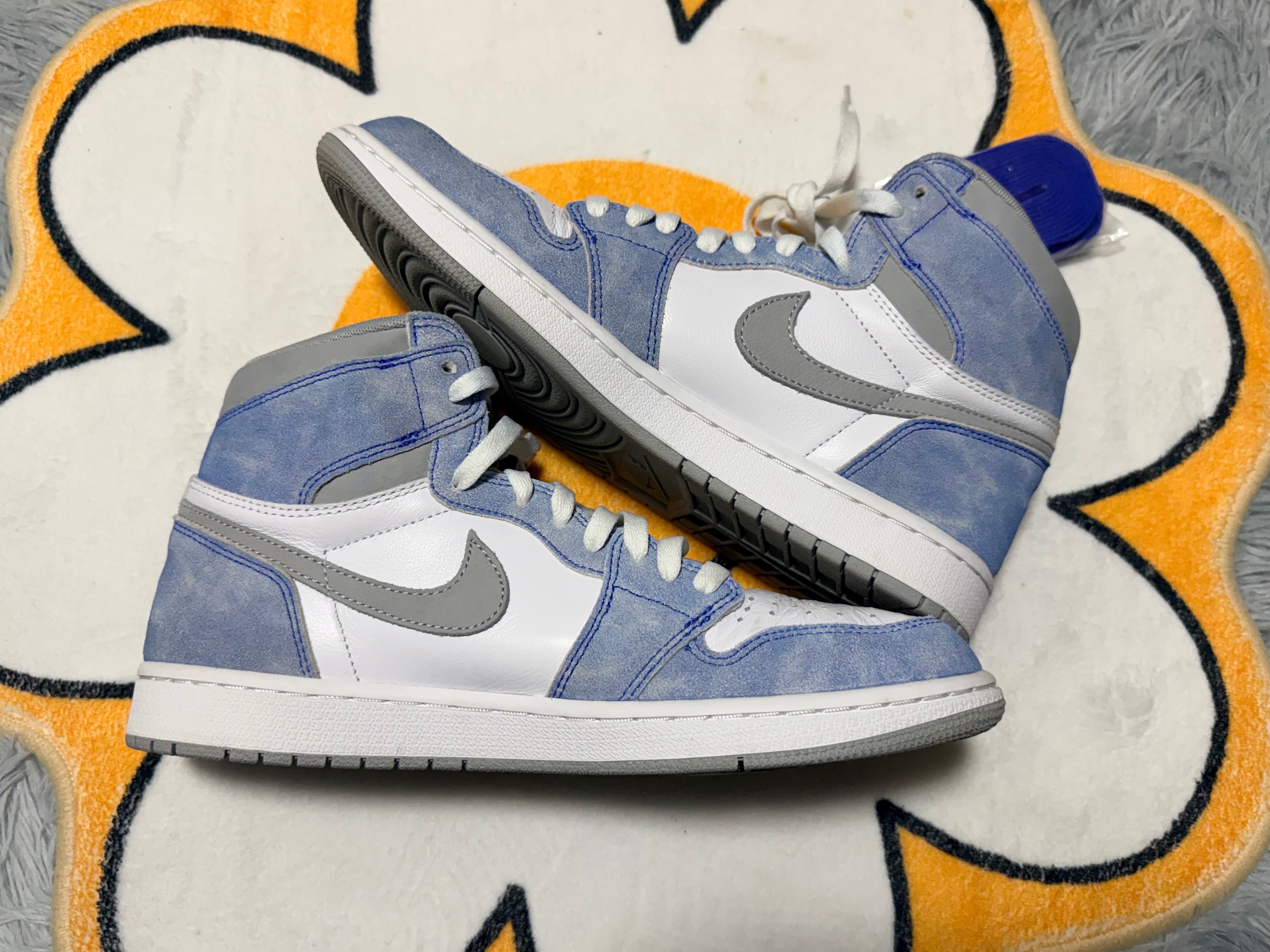 Nike Air Jordan 1 High OG "Hyper Royal"