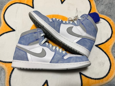 Nike Air Jordan 1 High OG "Hyper Royal"
