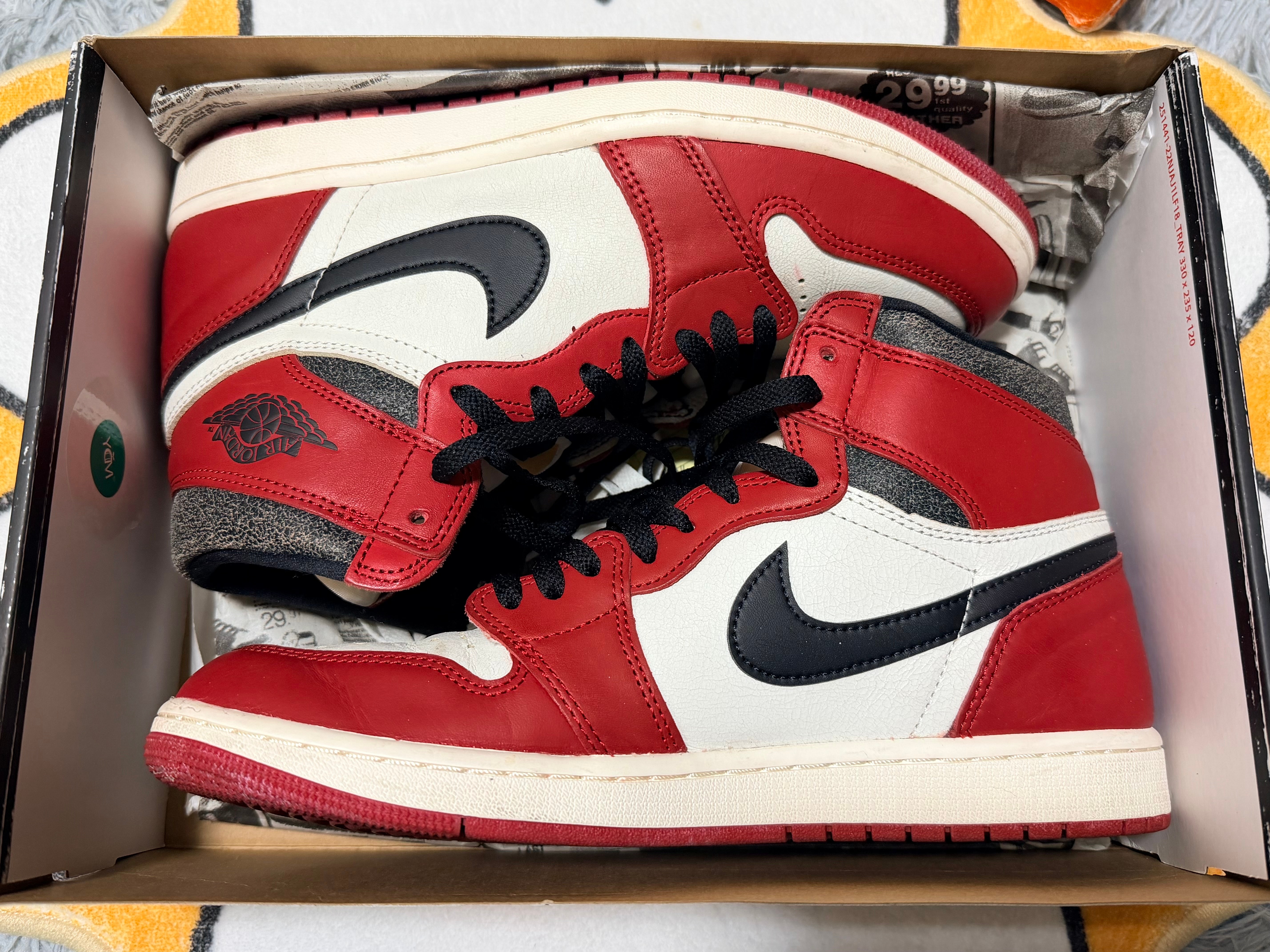 Nike Air Jordan 1 High OG "Lost & Found/Chicago"