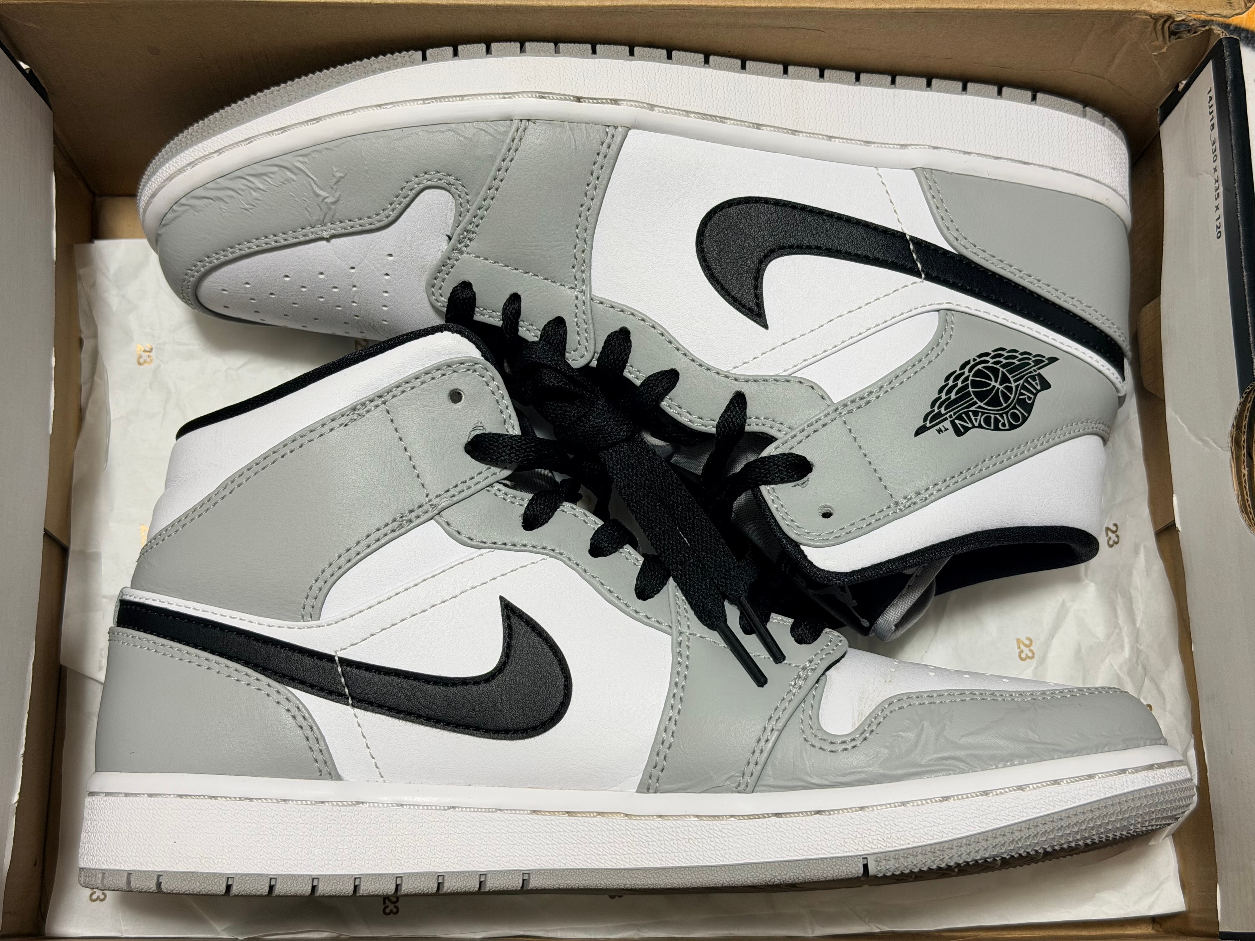 Nike Air Jordan 1 Mid "Light Smoke Grey/White/Black"