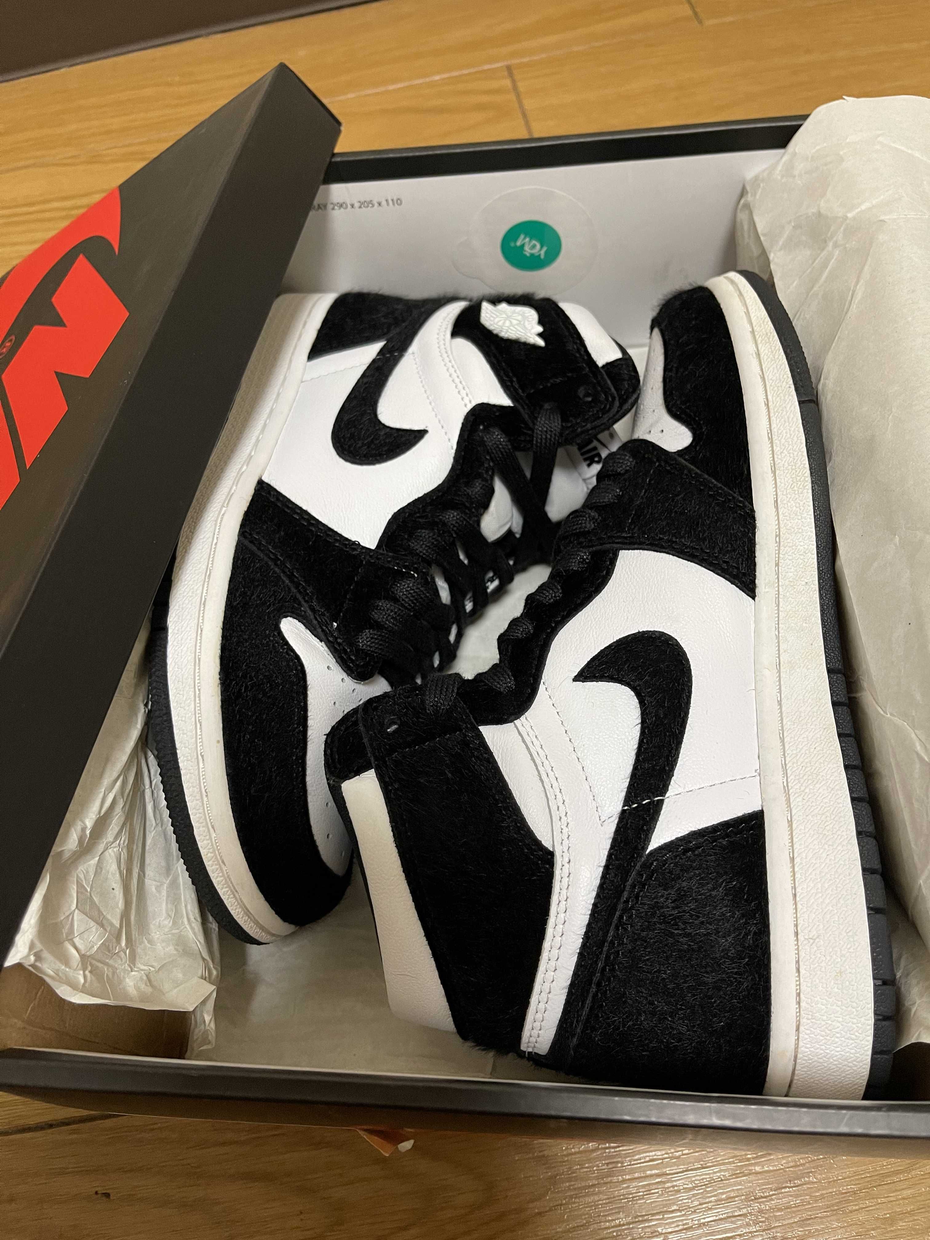 Nike Women's Air Jordan 1 Retro High OG "Black/White"