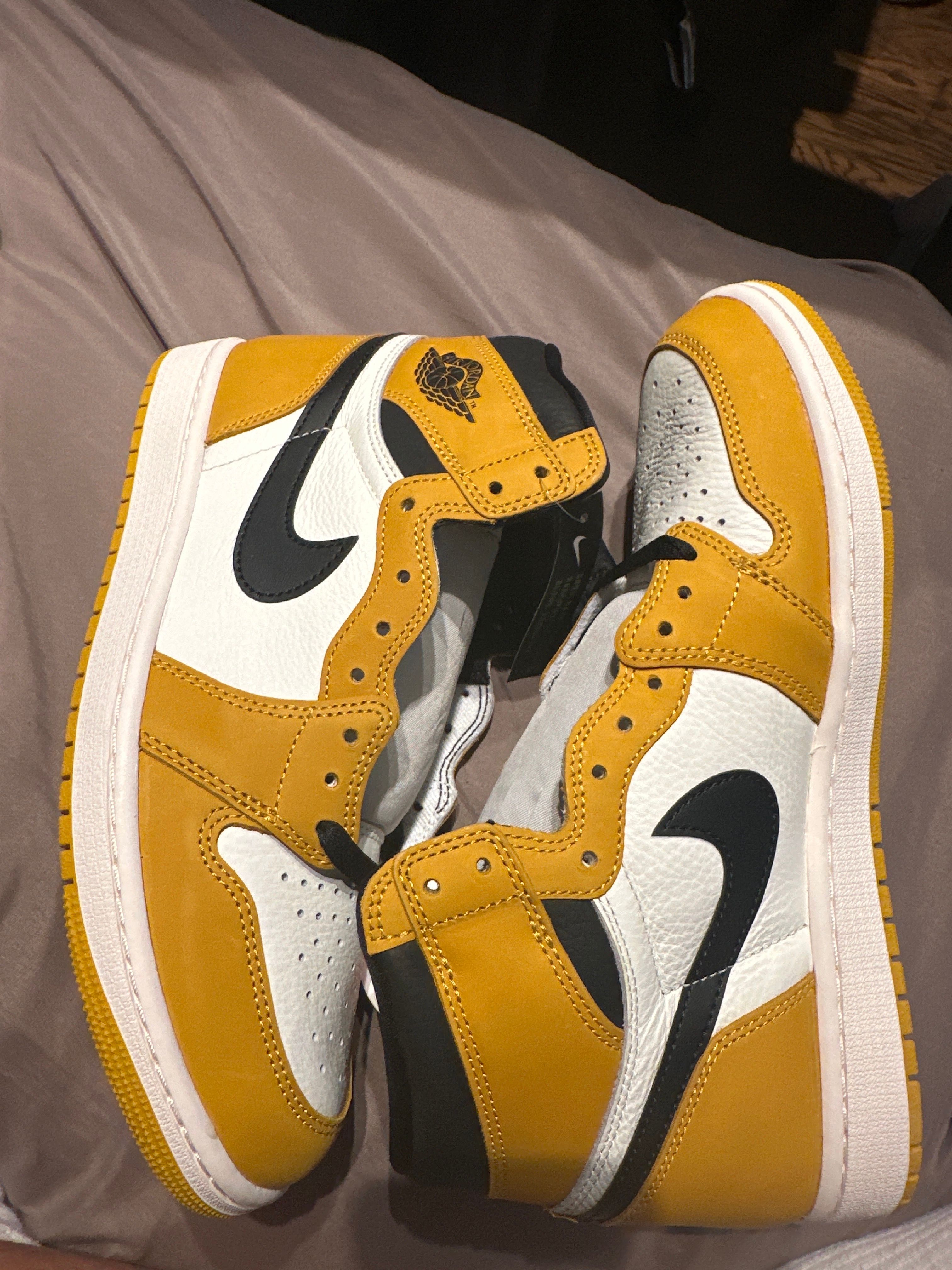 Nike Air Jordan 1 Retro High OG "Yellow Ochre"
