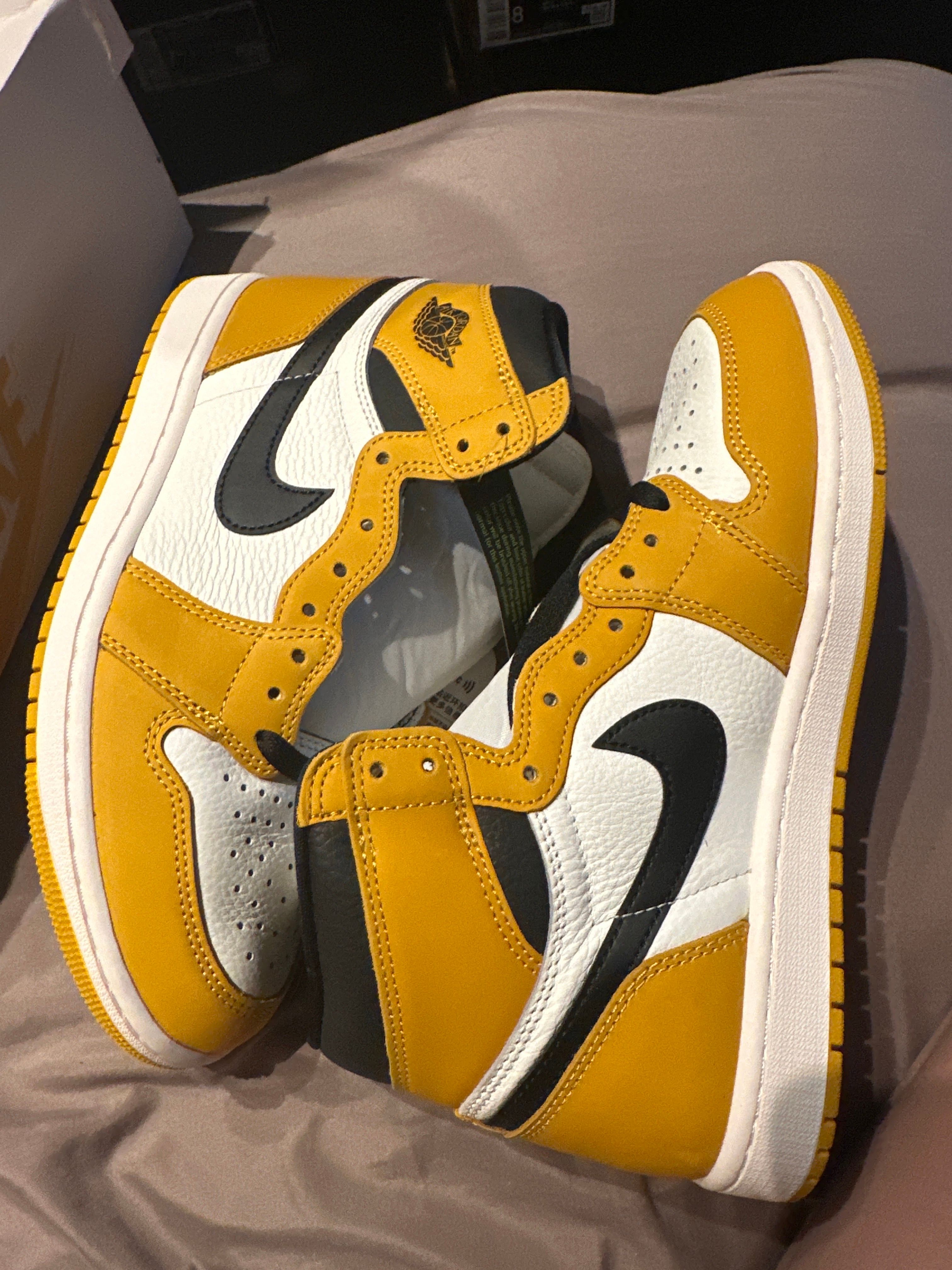 Nike Air Jordan 1 Retro High OG "Yellow Ochre"