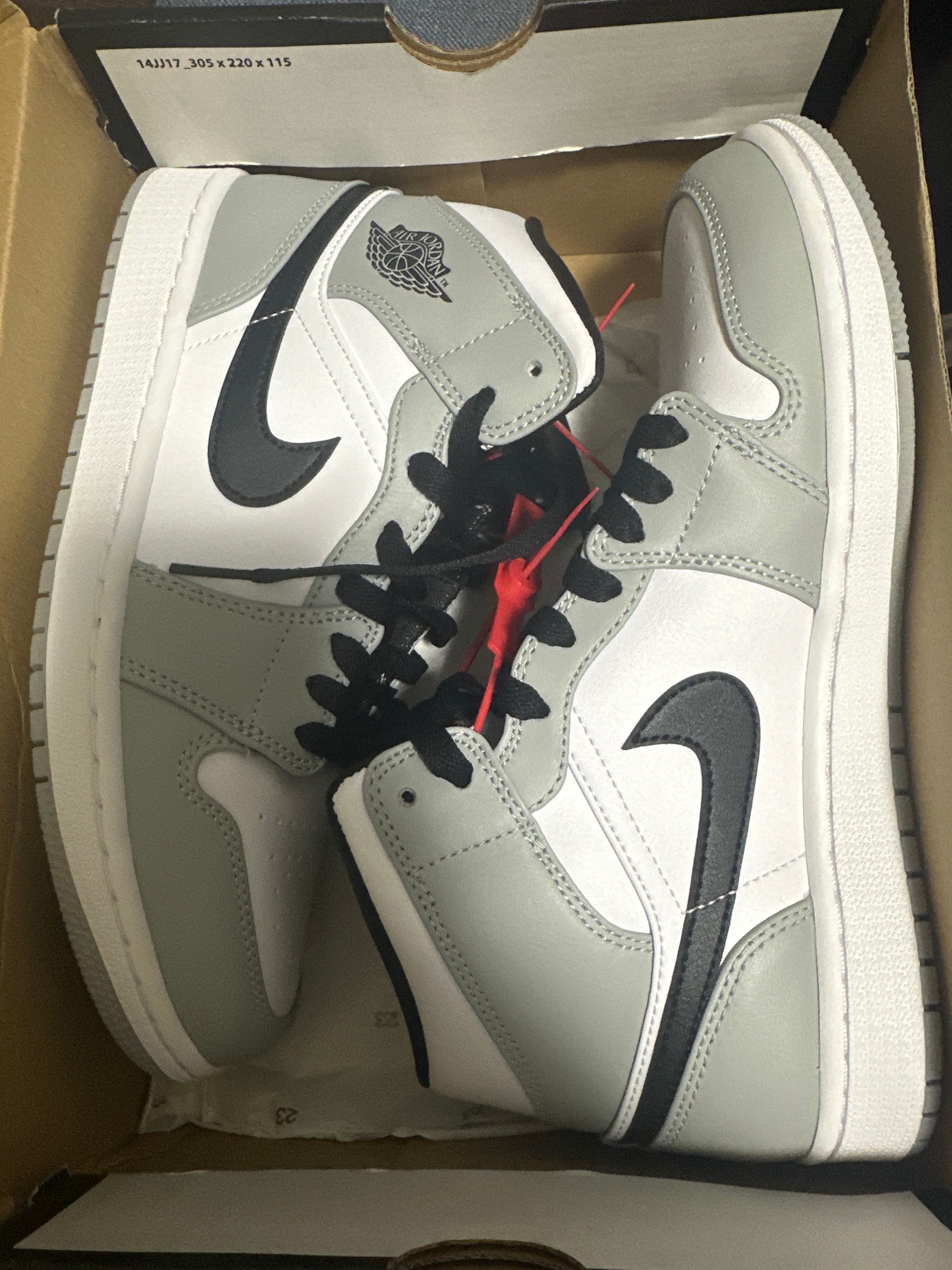 Nike Air Jordan 1 Mid "Light Smoke Grey/White/Black"